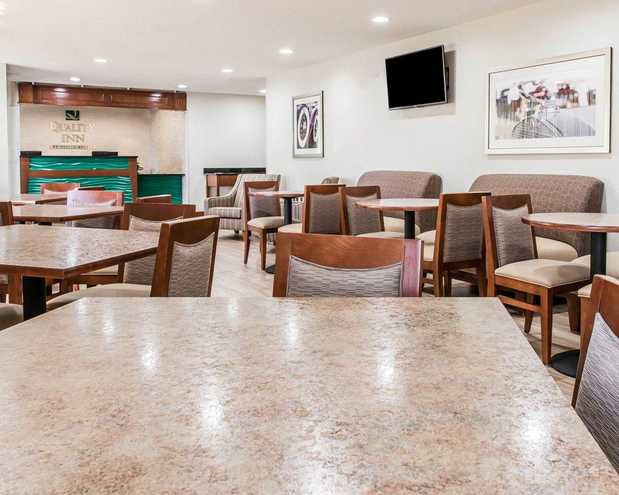 Images Quality Inn & Suites Warren - Detroit