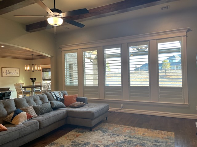 When you want to create country charm, there are lots of ways you can do it! Check out this Owasso home, which features both our Woven Wood Shades and Plantation Shutters-both ideal for this design style!  BudgetBlindsOwasso  PlantationShutters  WovenWoodShades  OwassoOK  FreeConsultation  WindowWed