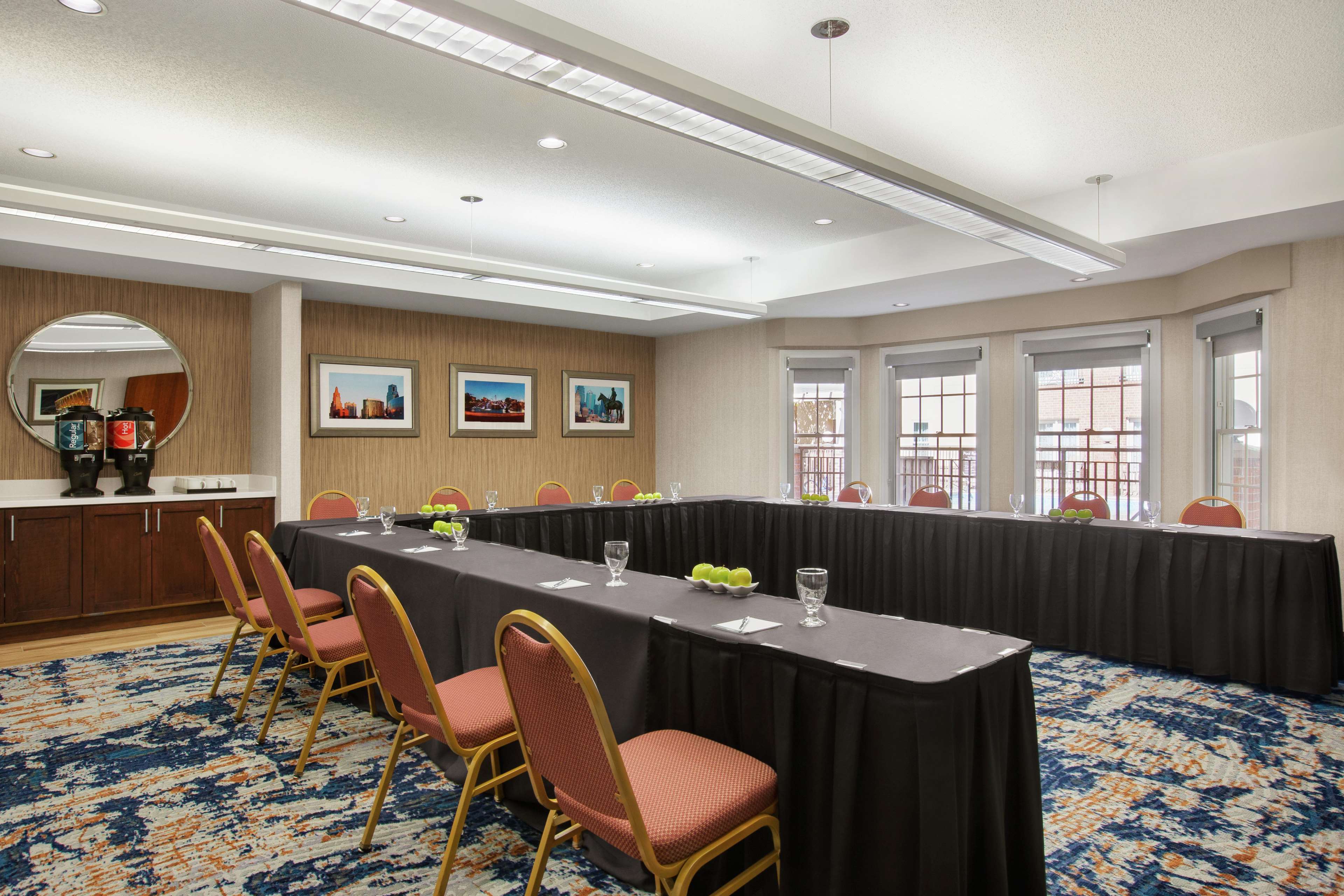 Homewood Suites by Hilton Kansas City-Airport Photo