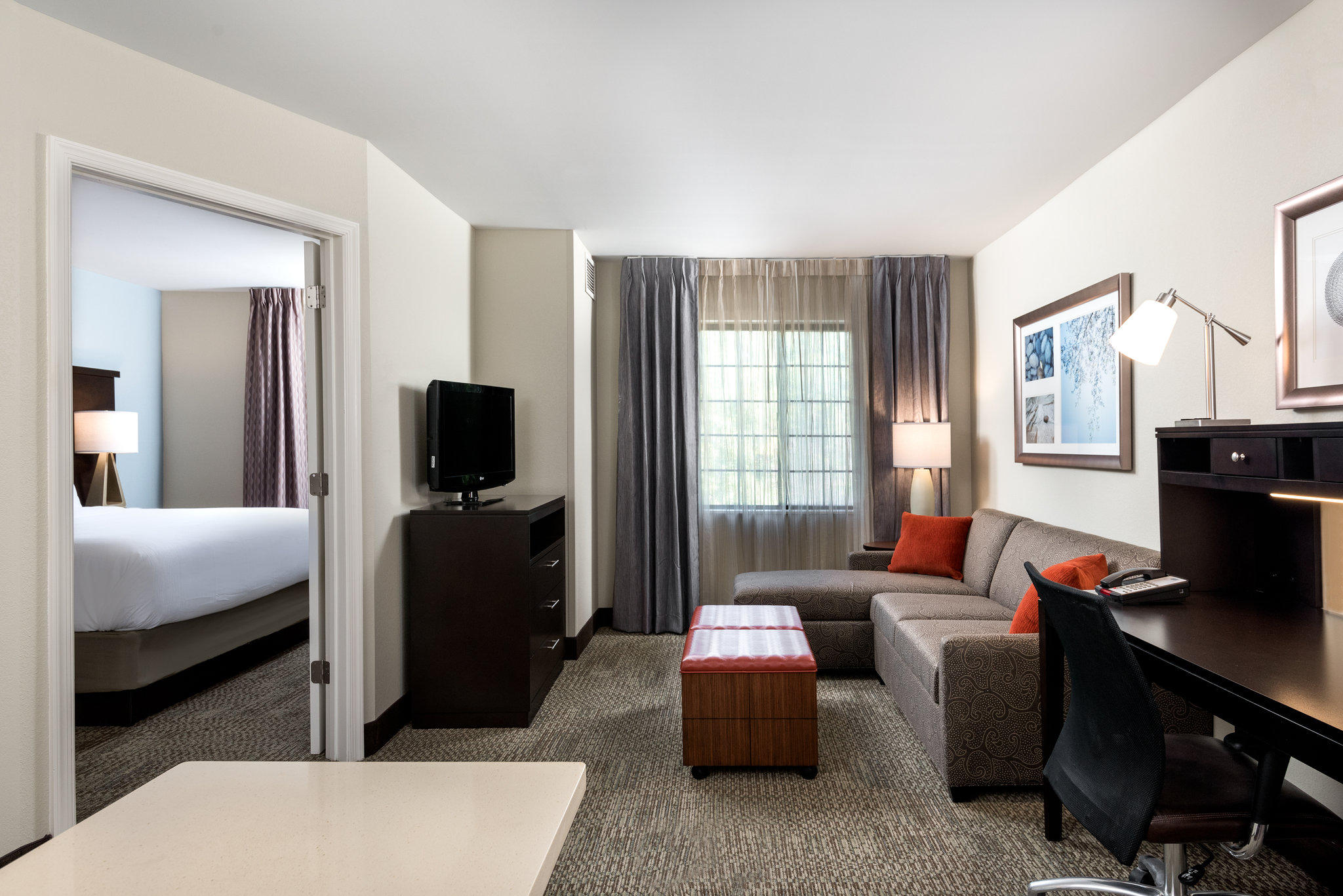 Staybridge Suites Chantilly Dulles Airport Photo