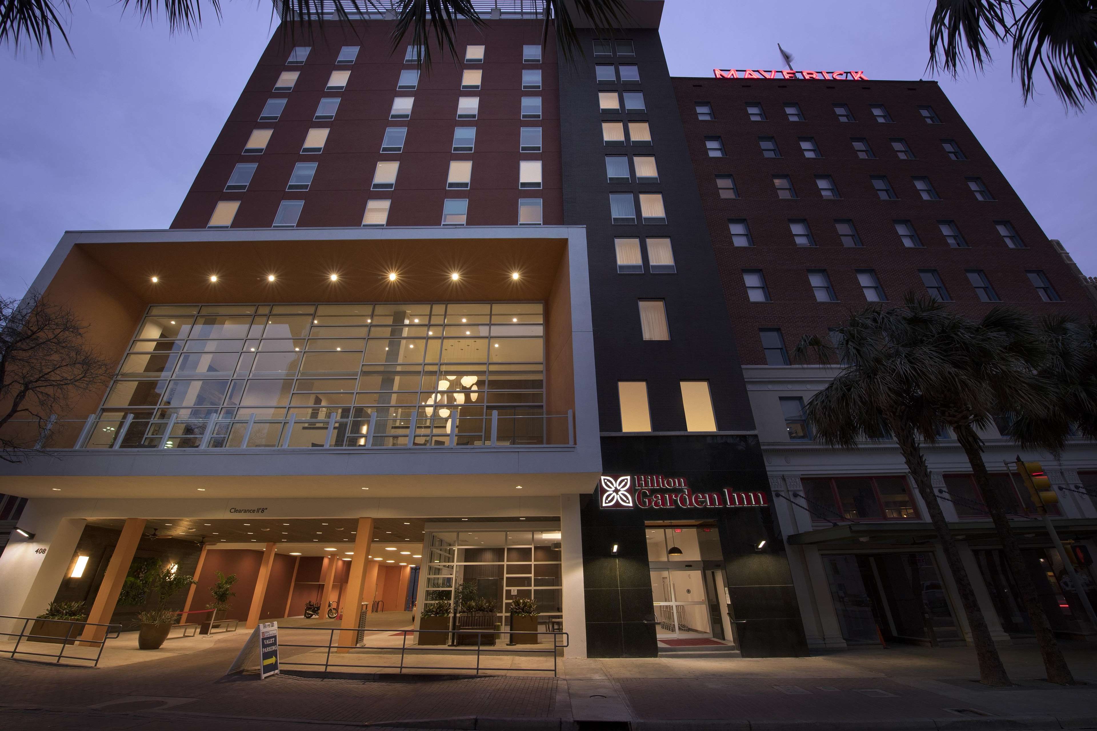 Hilton Garden Inn San Antonio Downtown Photo