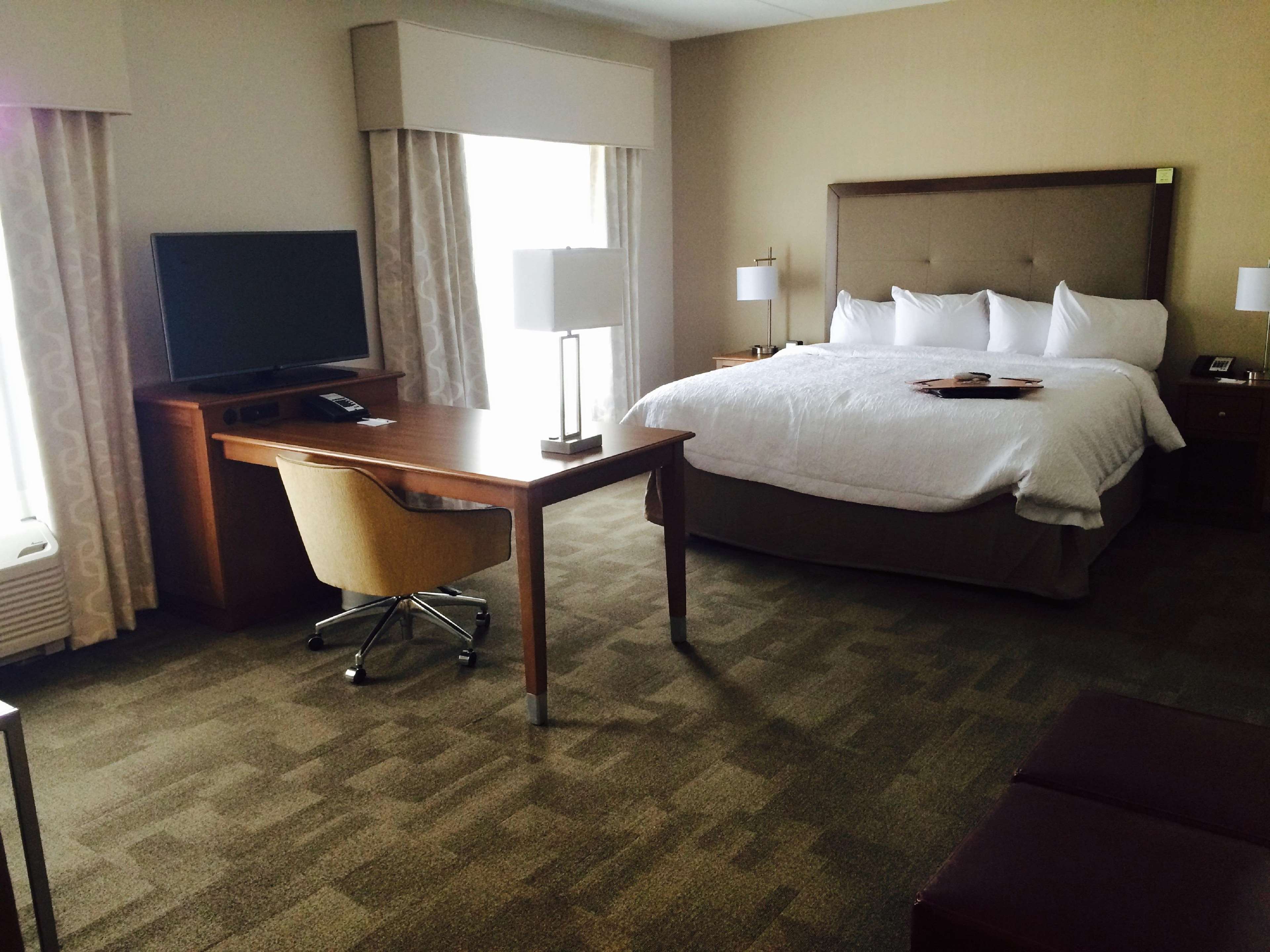 Hampton Inn & Suites Pittsburgh/Harmarville Photo