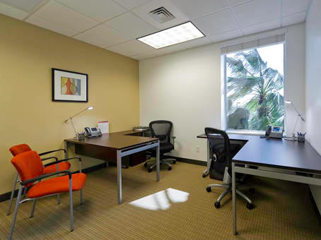 Regus - Florida, Vero Beach - Miracle Mile Plaza Photo