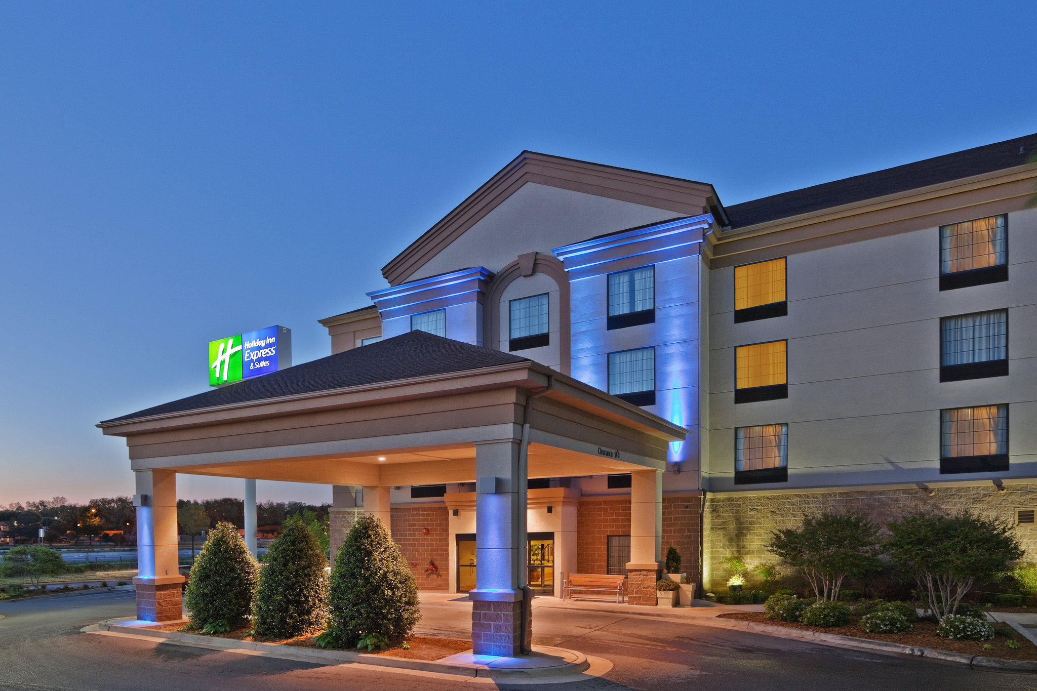 Holiday Inn Express & Suites Lawton-Fort Sill Photo