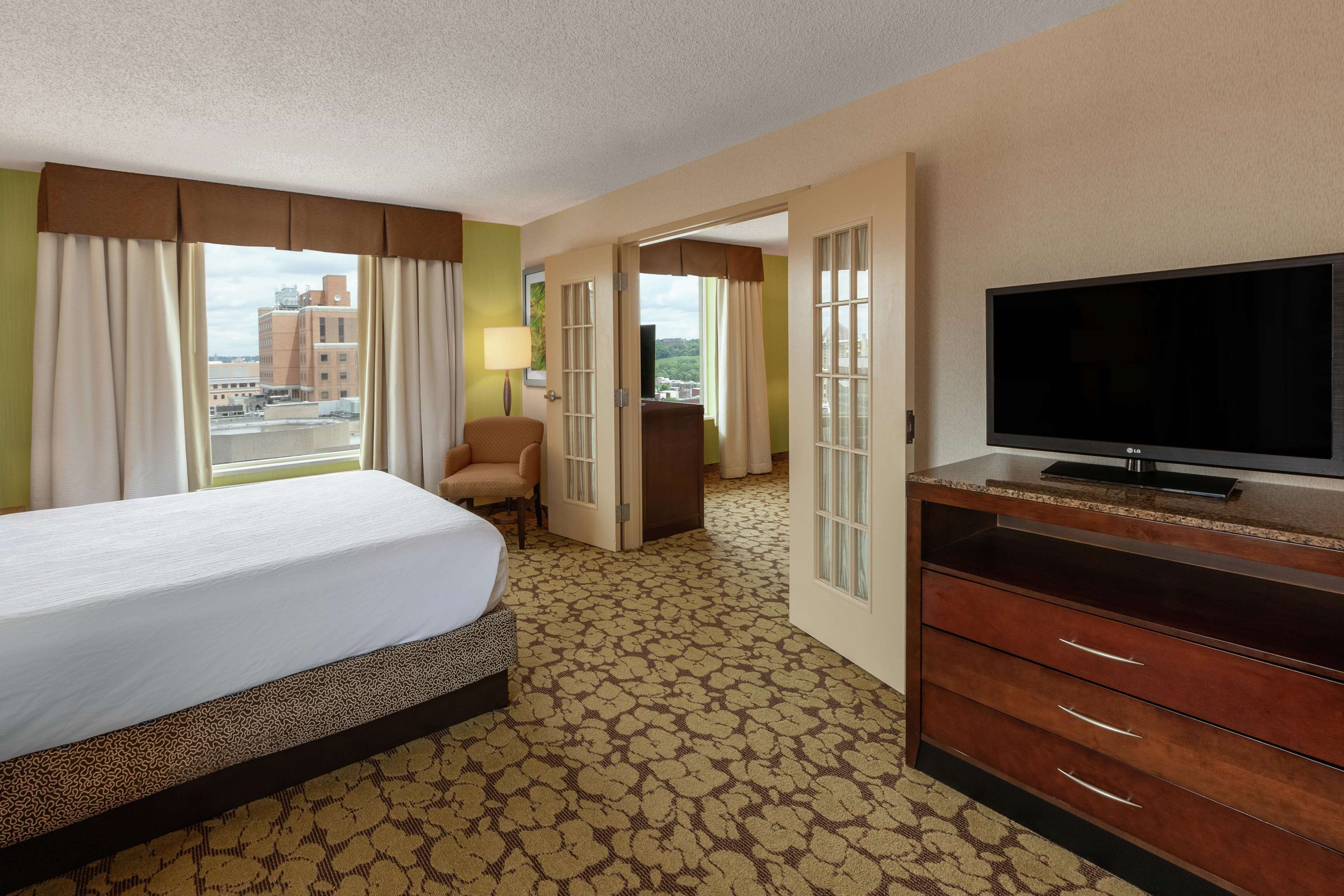 Hilton Garden Inn Pittsburgh University Place Photo