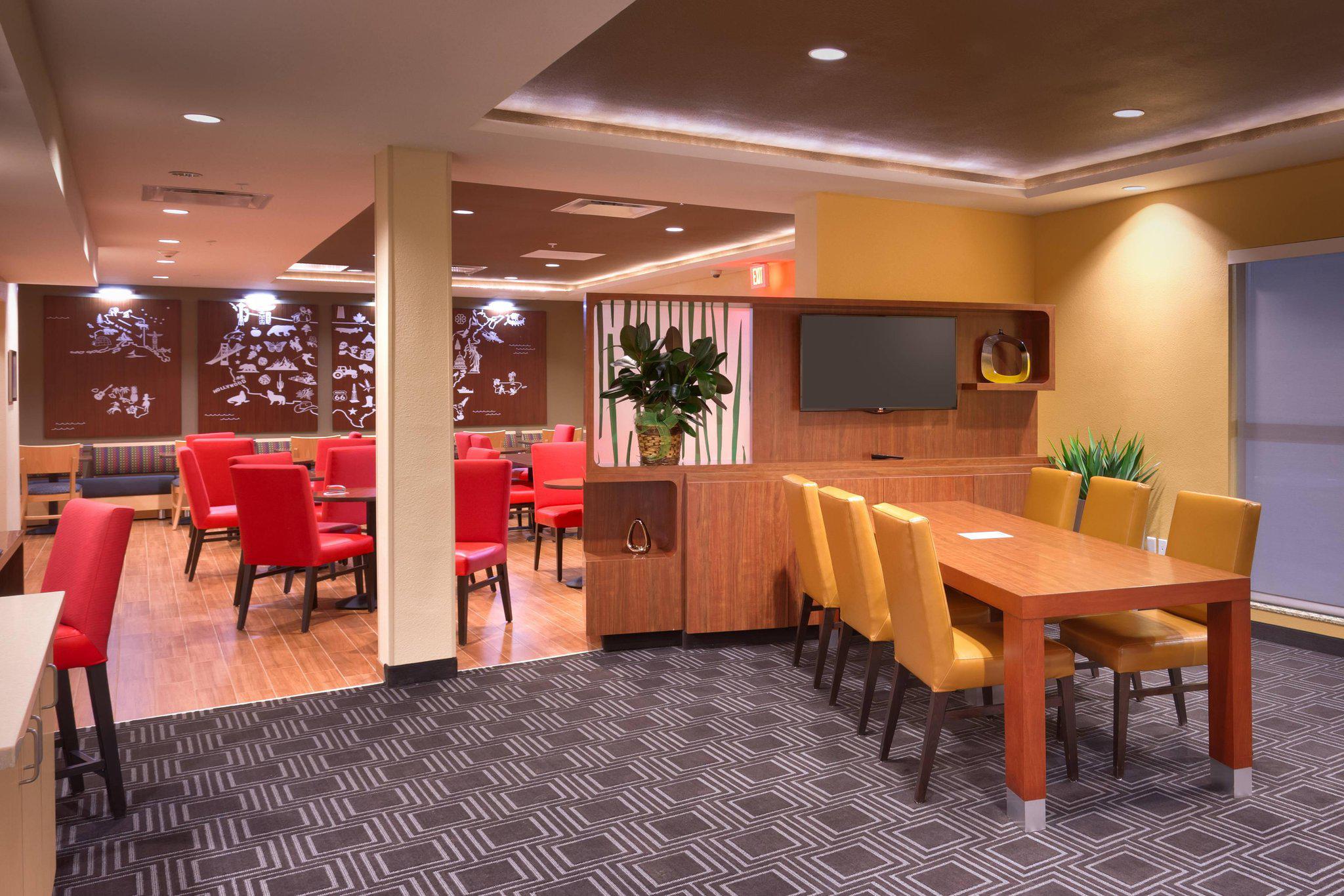 TownePlace Suites by Marriott Dickinson Photo