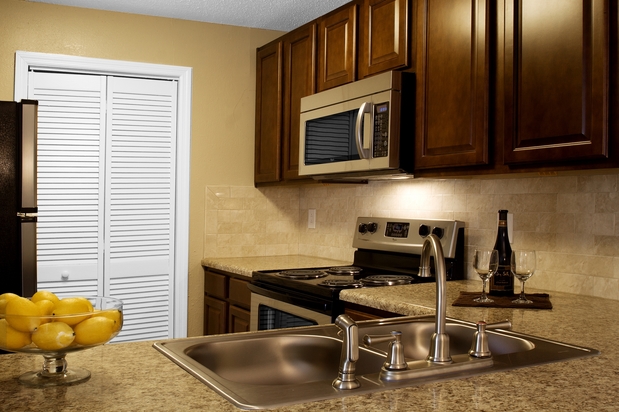 Images Camden Foxcroft Apartments