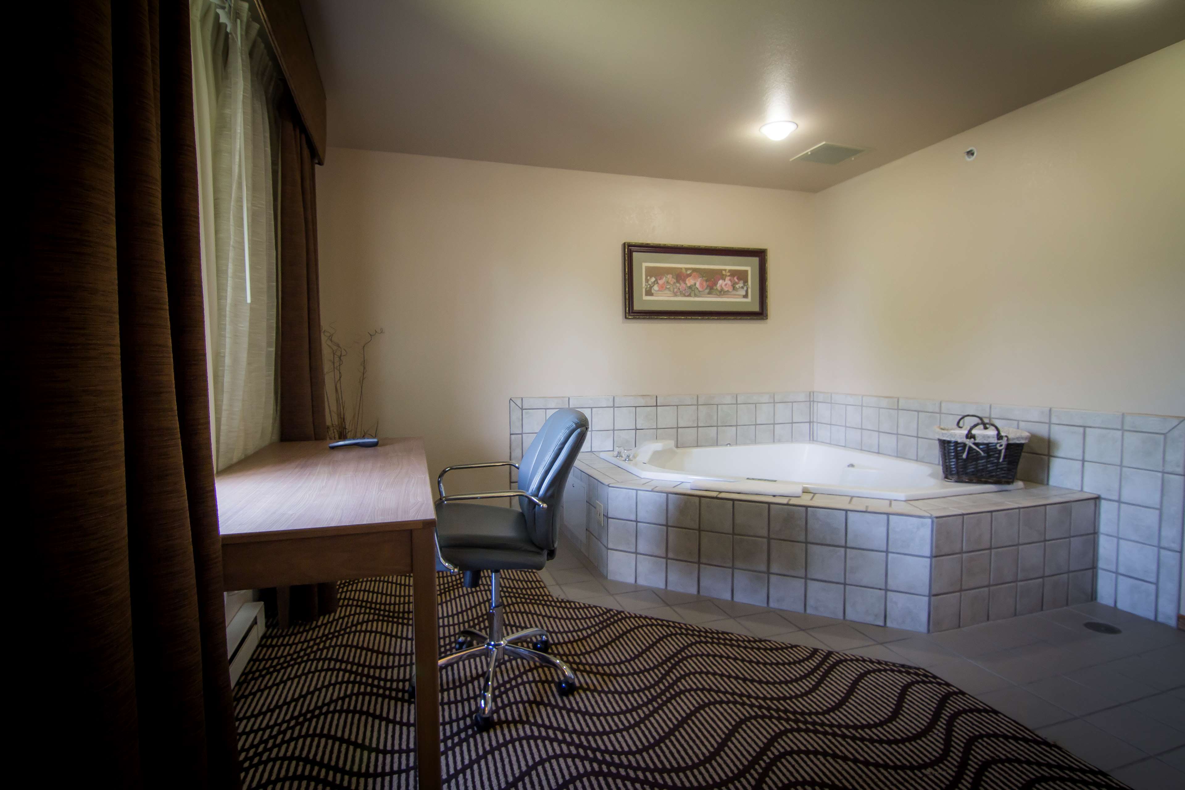 King Room/Suite with Whirlpool