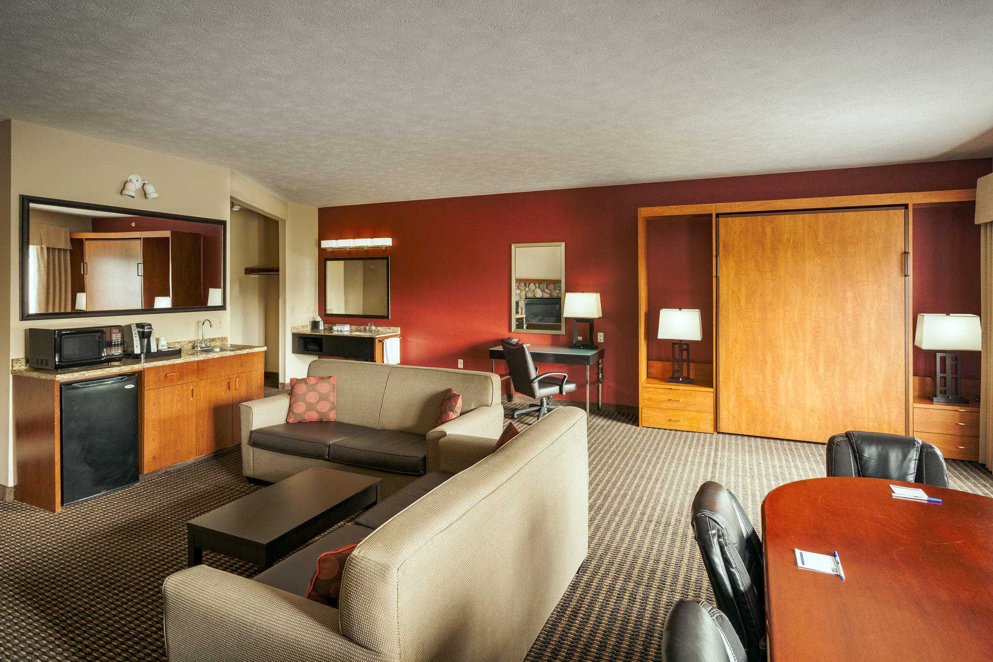 Holiday Inn Express Anchorage Photo