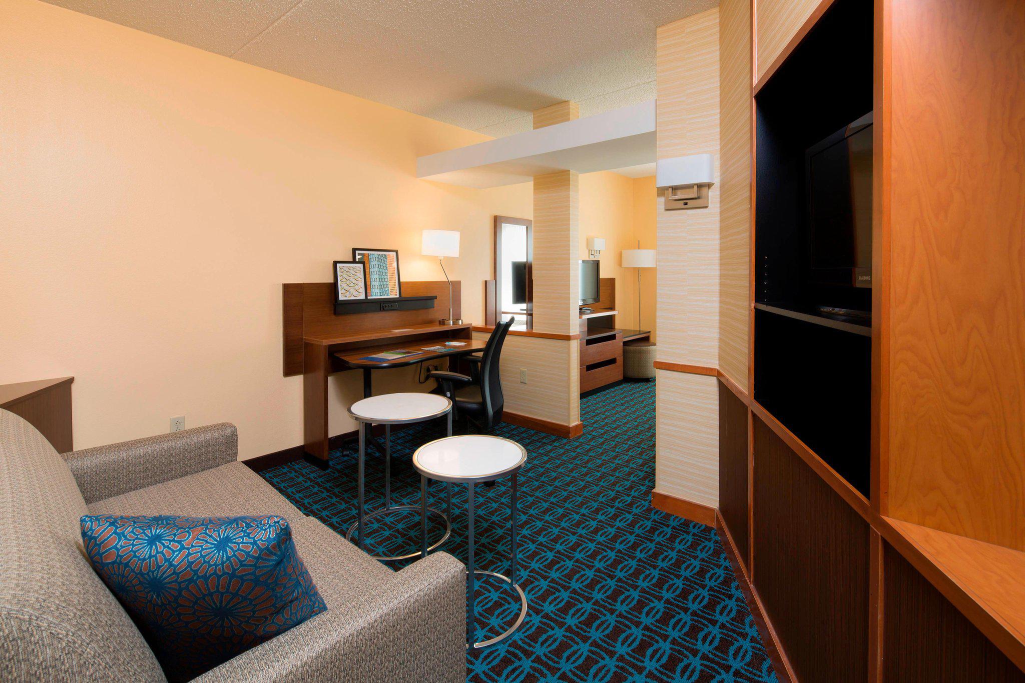 Fairfield Inn & Suites by Marriott Newark Liberty International Airport Photo