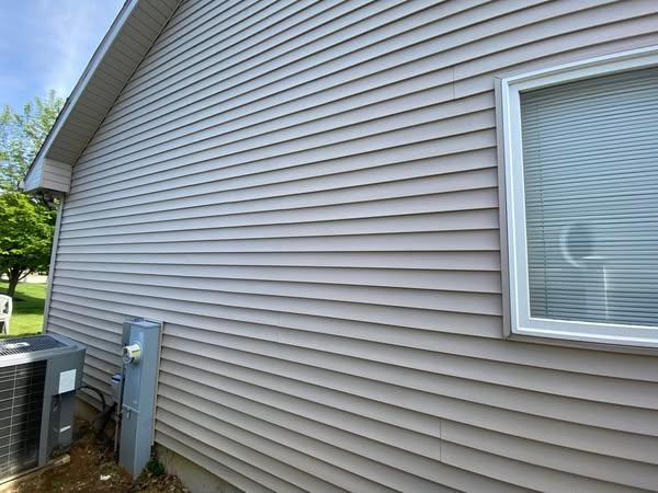 Blues Pressure Washing Image