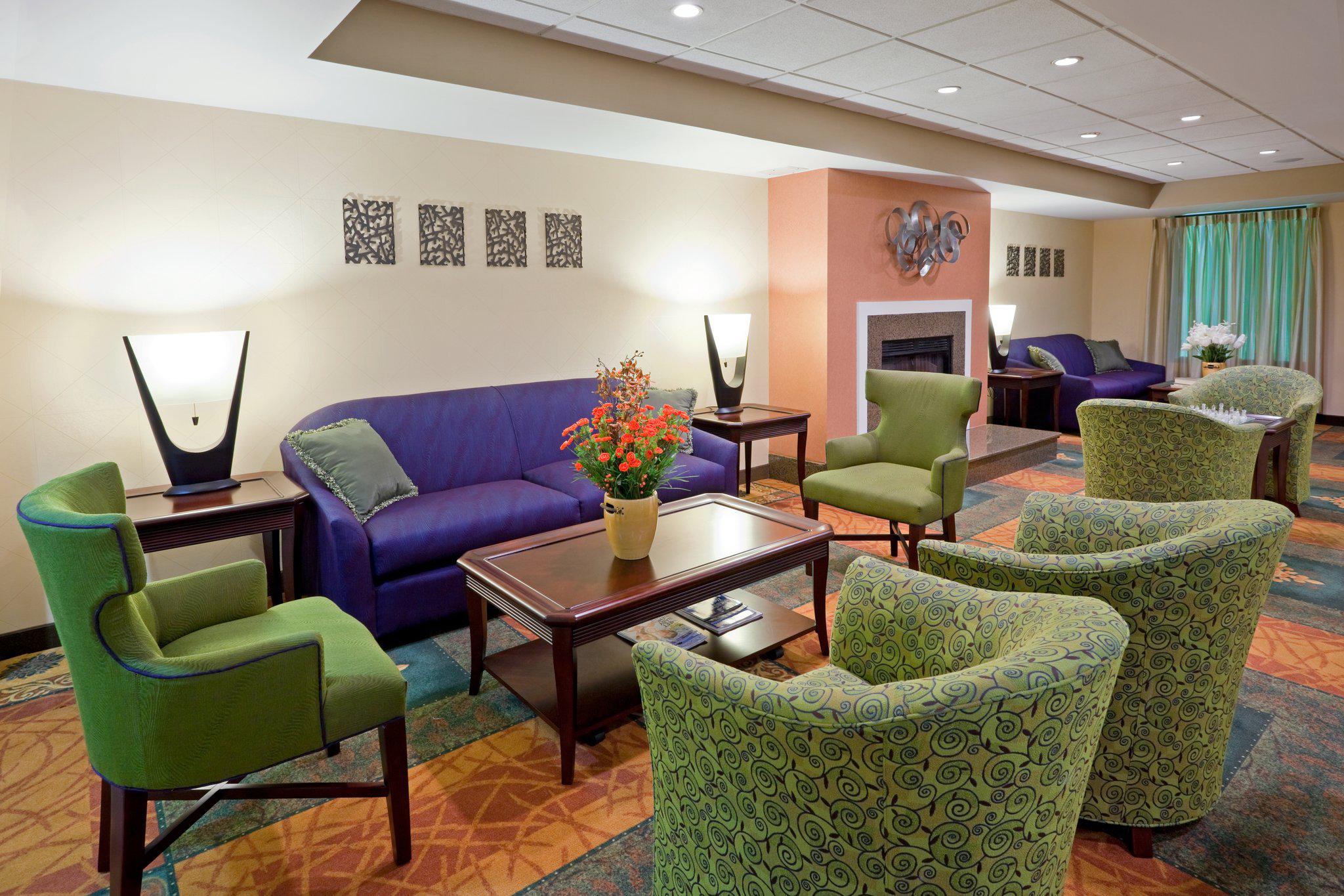 Holiday Inn Express & Suites Carneys Point - Pennsville Photo