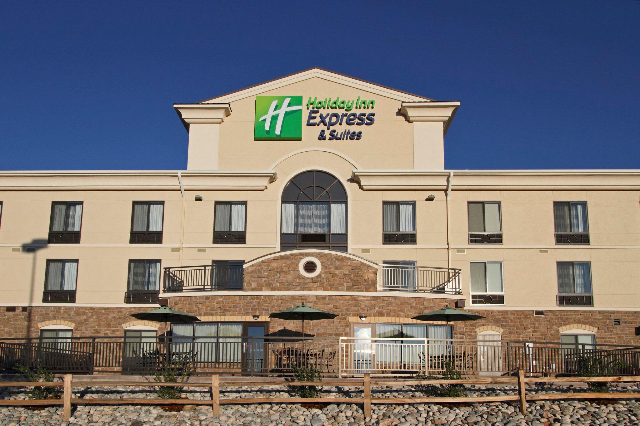 Holiday Inn Express & Suites Colorado Springs-First & Main Photo