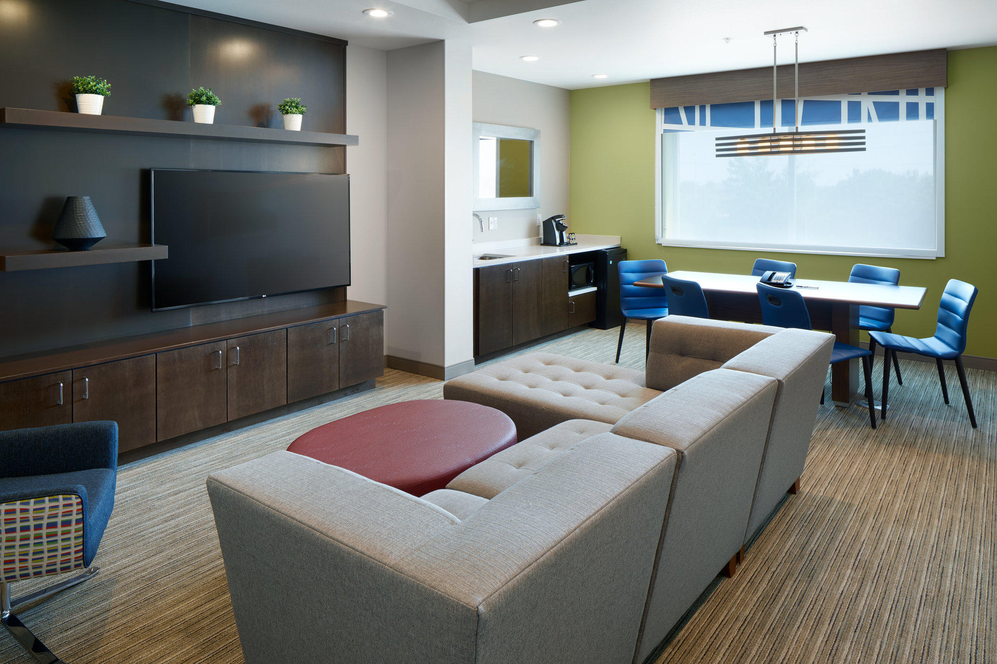 Holiday Inn Express & Suites Cincinnati North - Liberty Way Photo