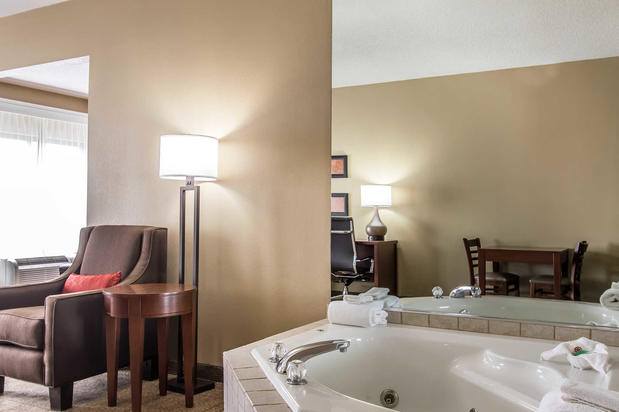 Images Comfort Suites