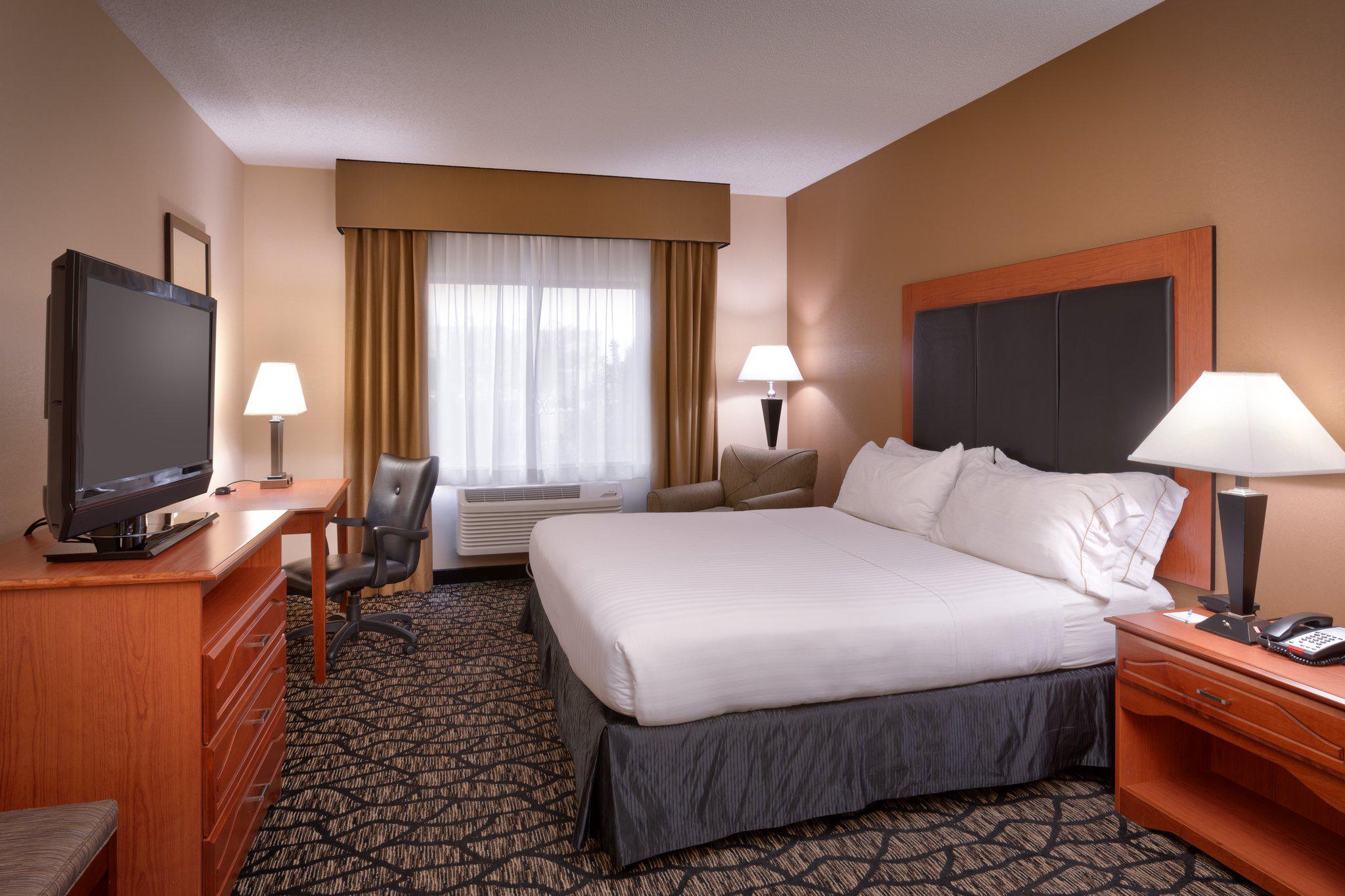 Holiday Inn Express & Suites Grand Junction Photo