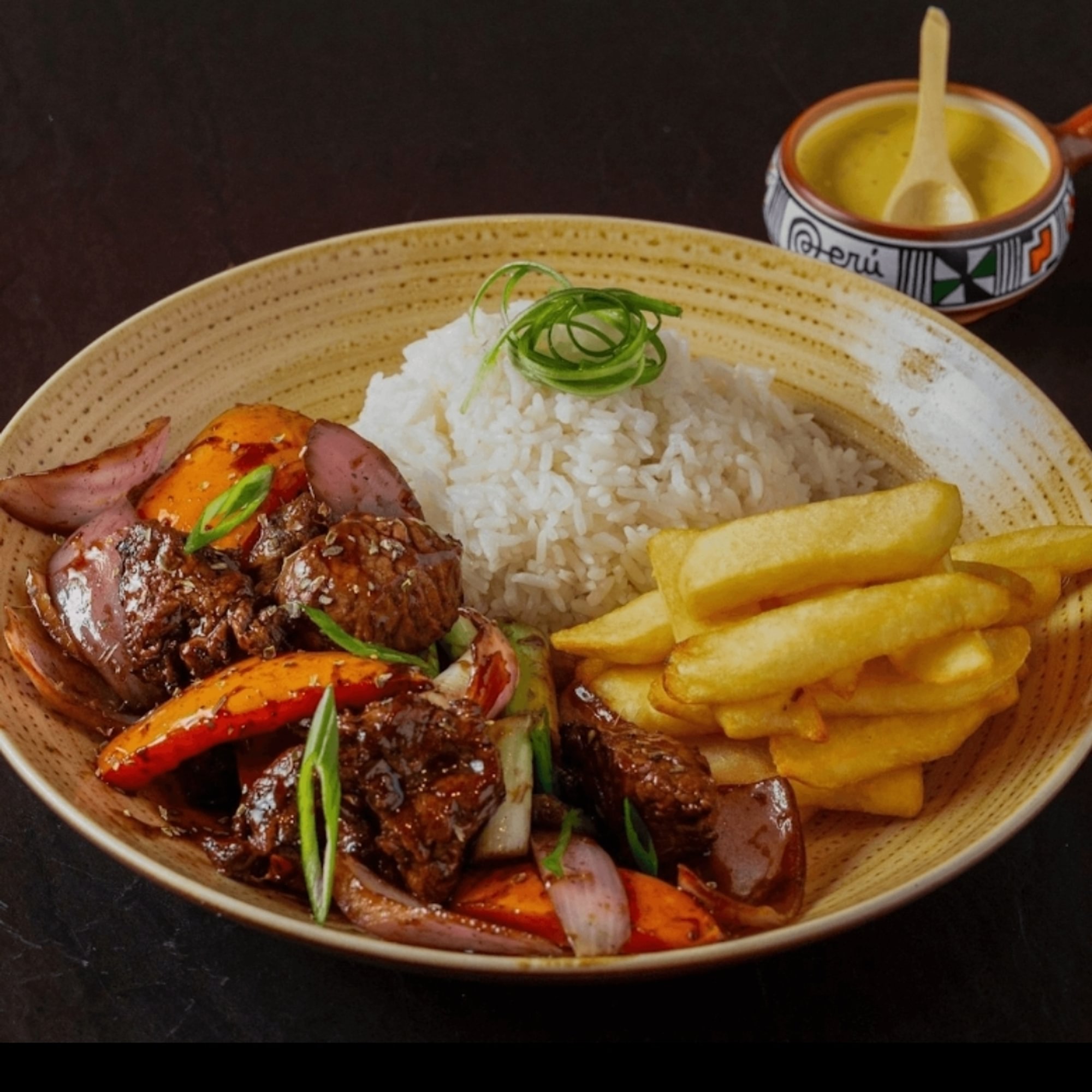 Pollo-Chicken Saltado