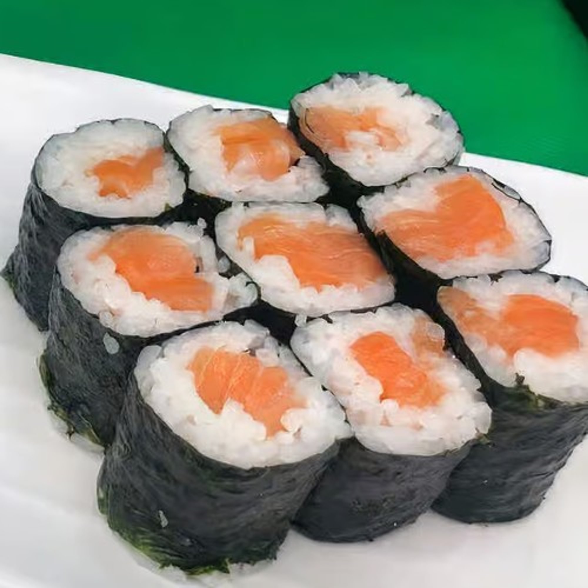 Salmon Roll (18pc)