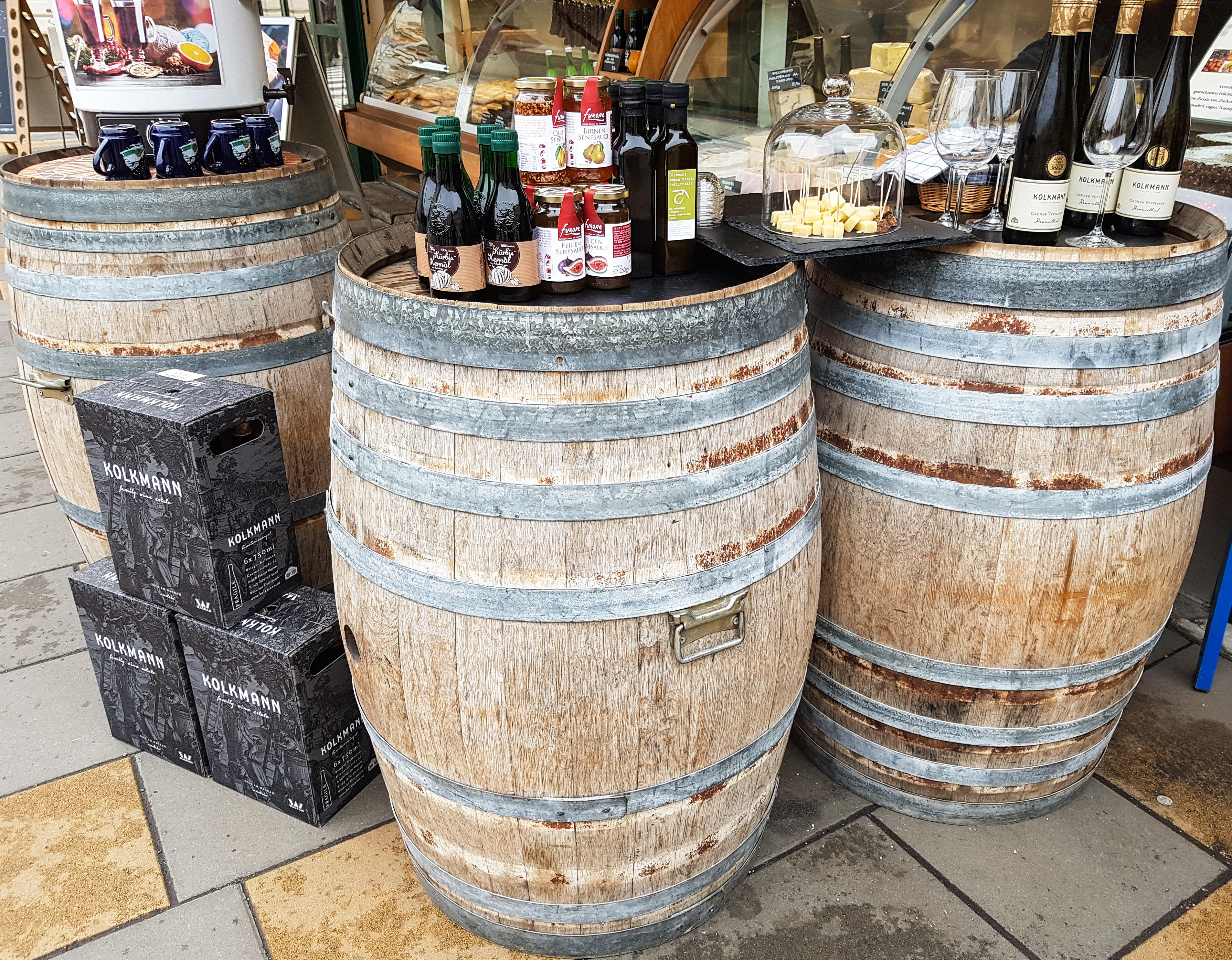 Bilder Ronis Wein-Käse-Delikatessen