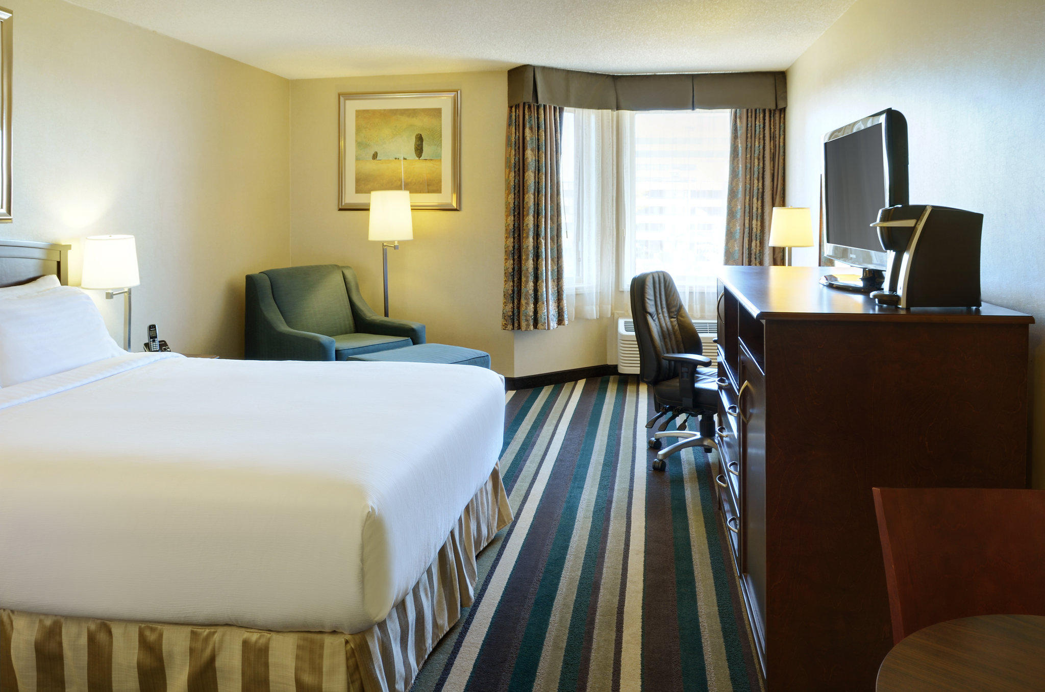 Foto de Holiday Inn Conference Ctr Edmonton South, an IHG Hotel