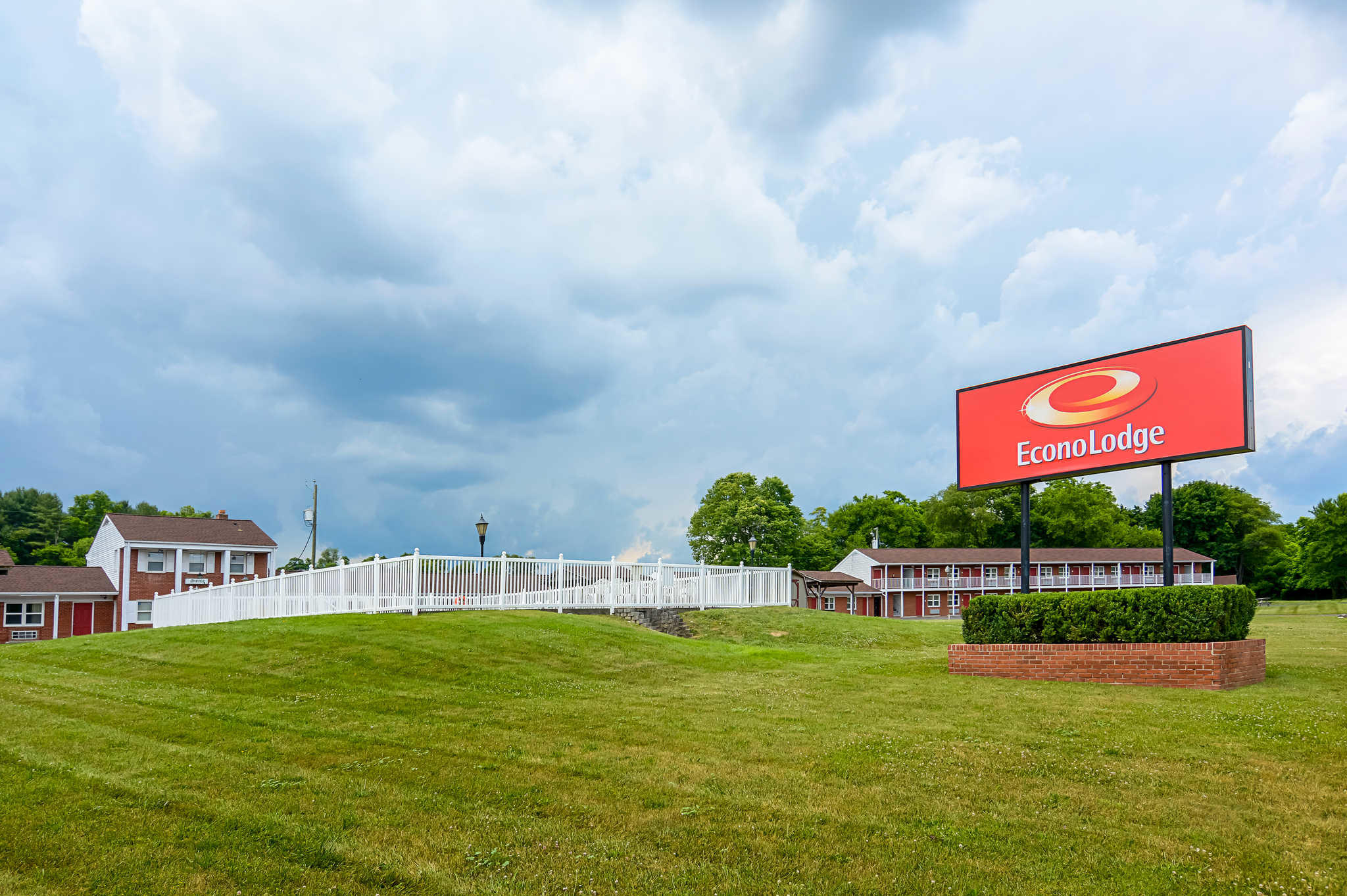 Econo Lodge in Woodstock, VA (540) 4594...