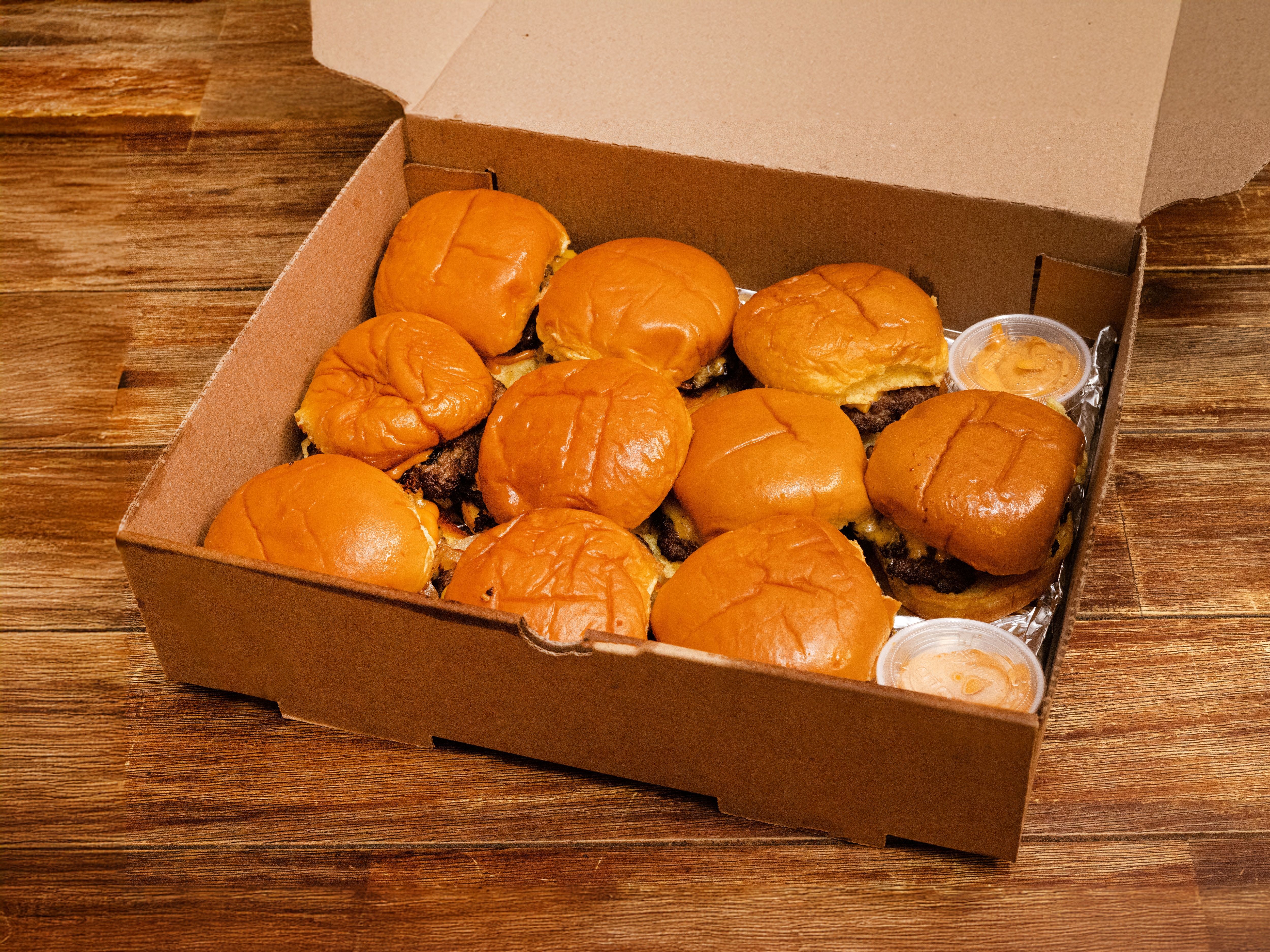 Wagyu Smash Family Box (30 Single Patty Burgers)
