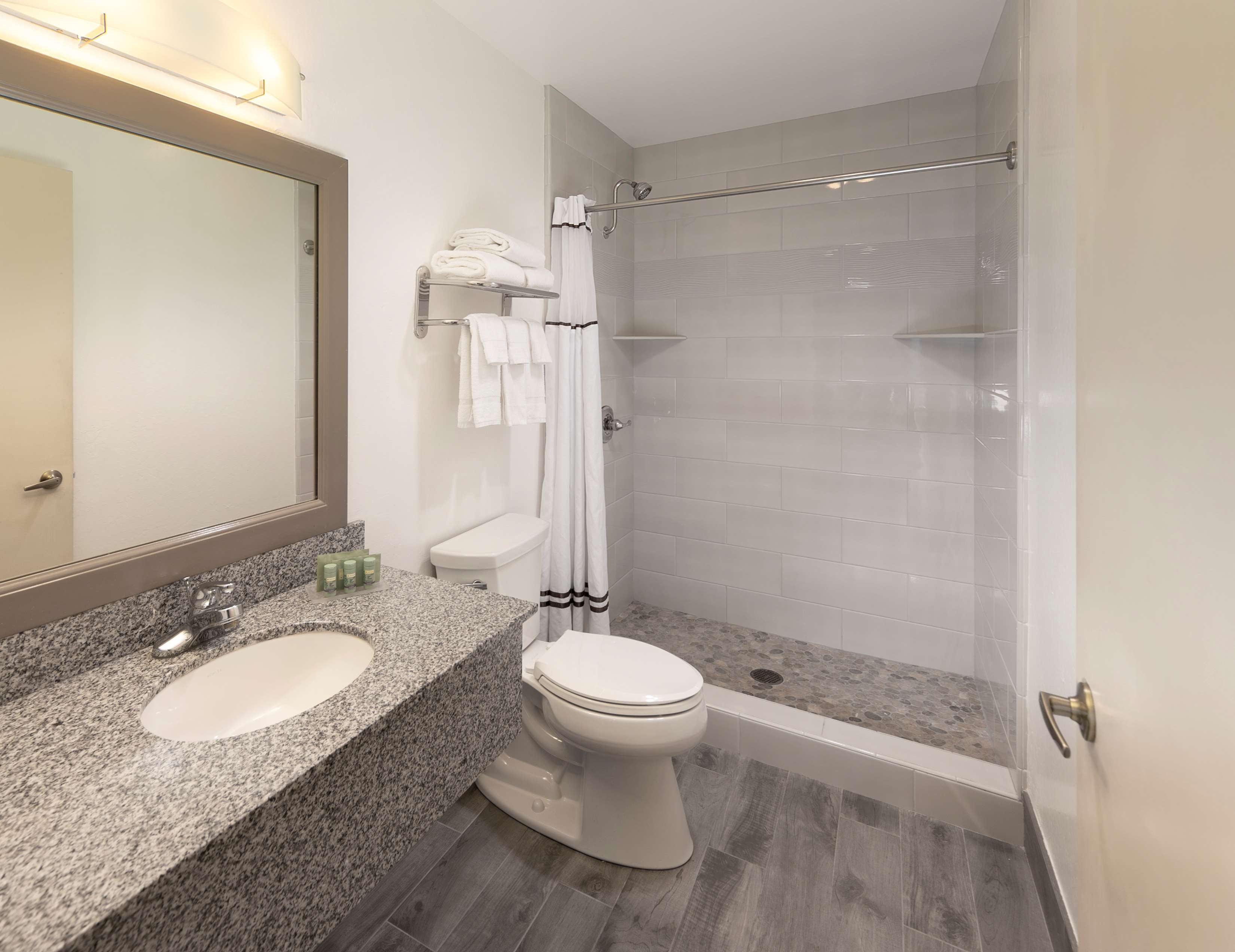 Best Western Seacliff Inn Photo