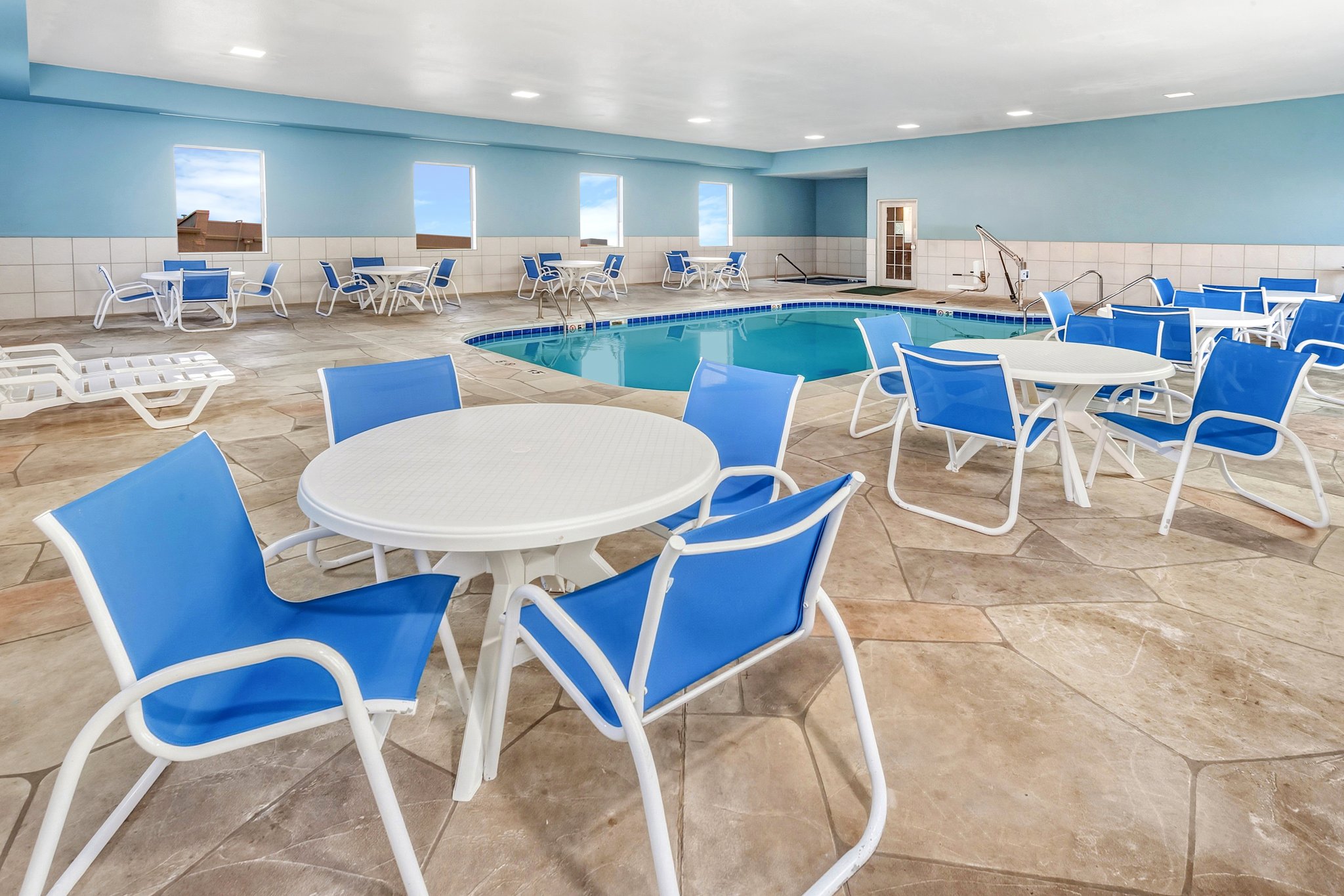 Holiday Inn Express & Suites Bloomington - Normal by IHG Image