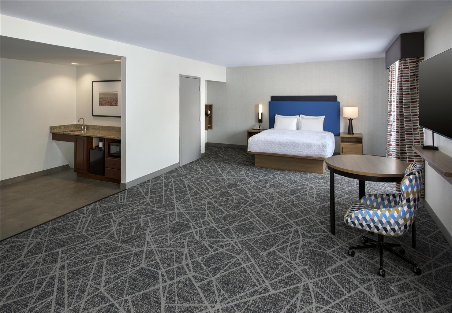 Hampton Inn & Suites New Hartford Image