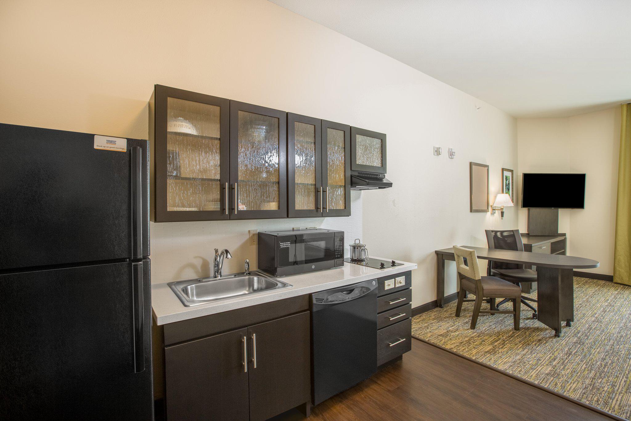 Candlewood Suites Omaha - Millard Area Photo