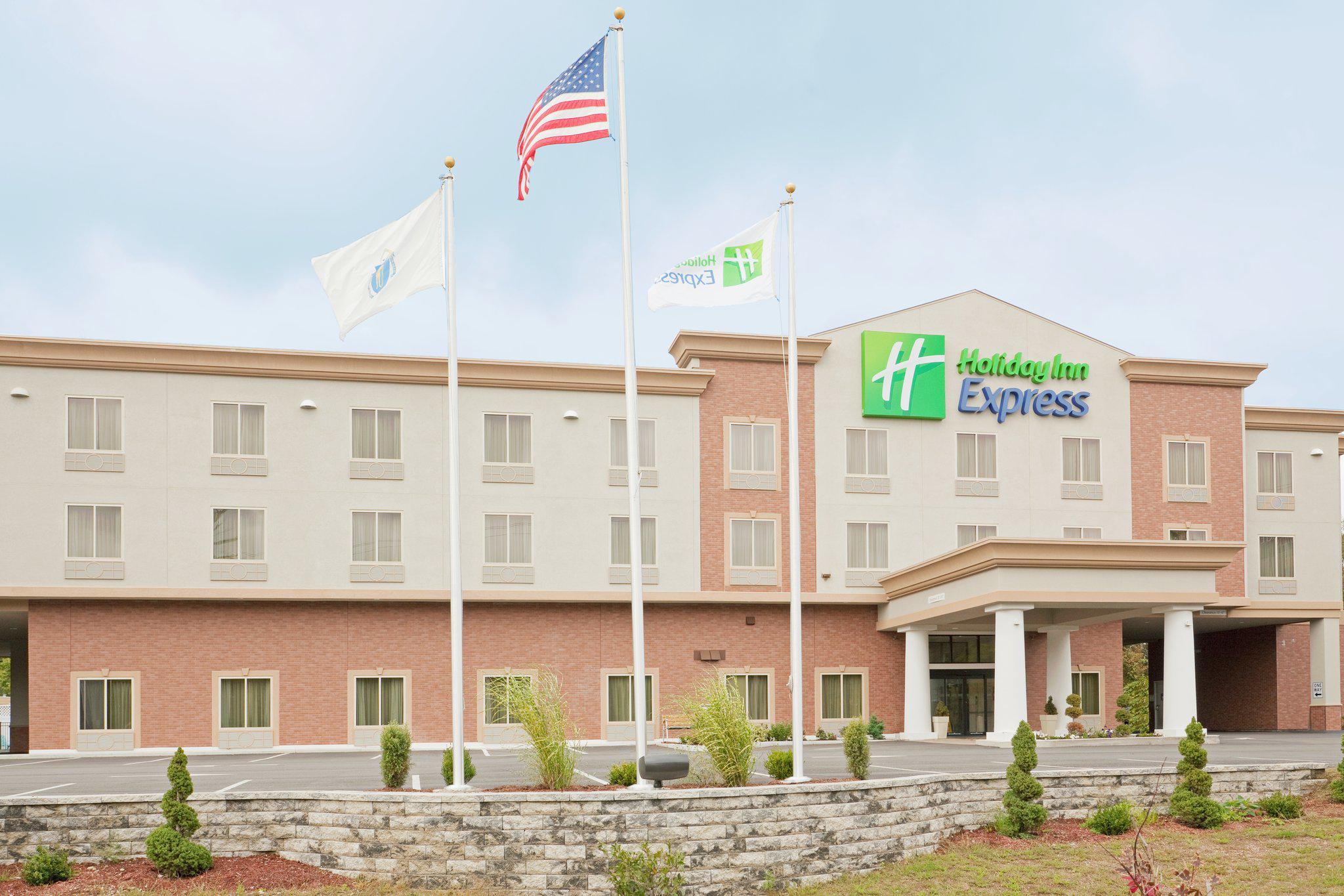 Holiday Inn Express Plainville - Foxboro Area Photo