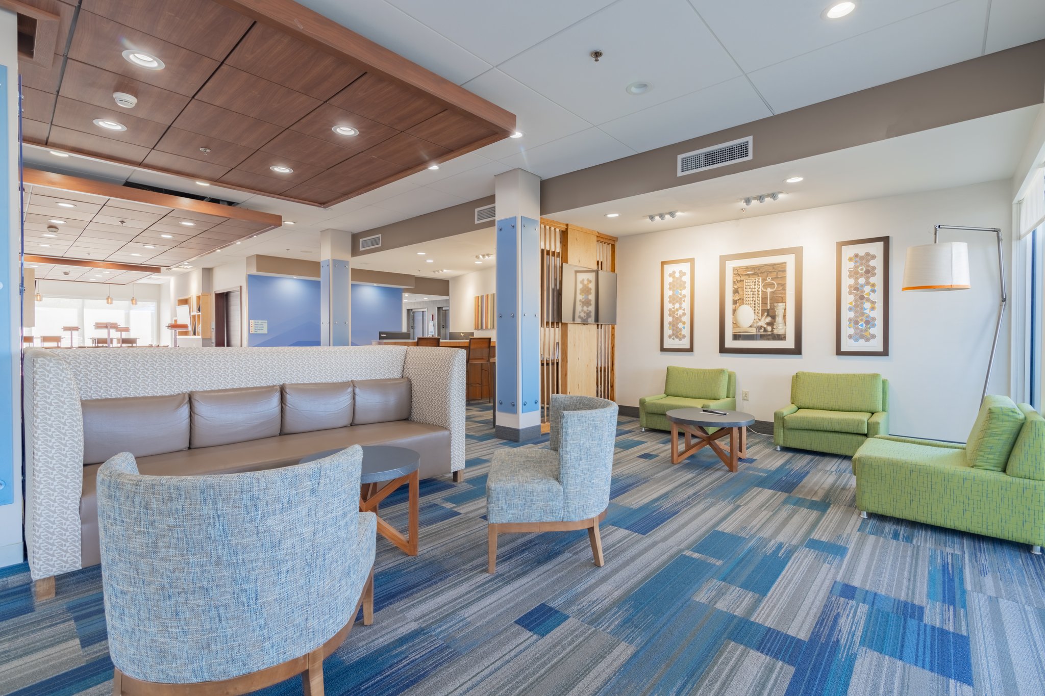 Holiday Inn Express & Suites Marion by IHG Image