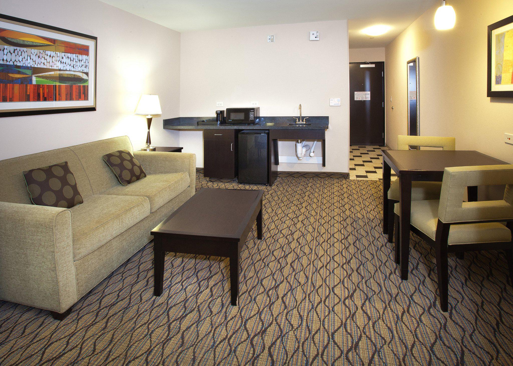 Holiday Inn Express & Suites Tulsa South Bixby Photo