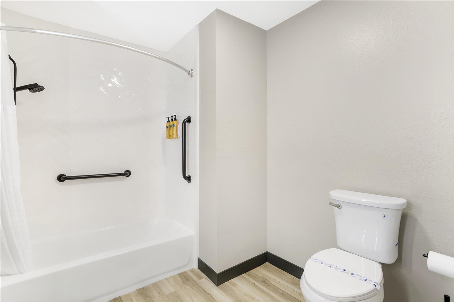 Best Western Plus Rose City Conference Center Inn Image