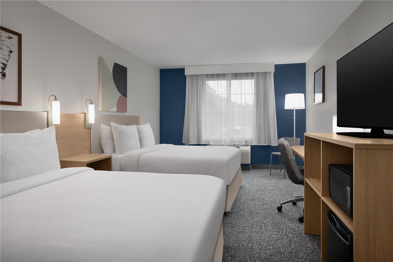 Spark by Hilton Washington Meadowlands Blvd Logo