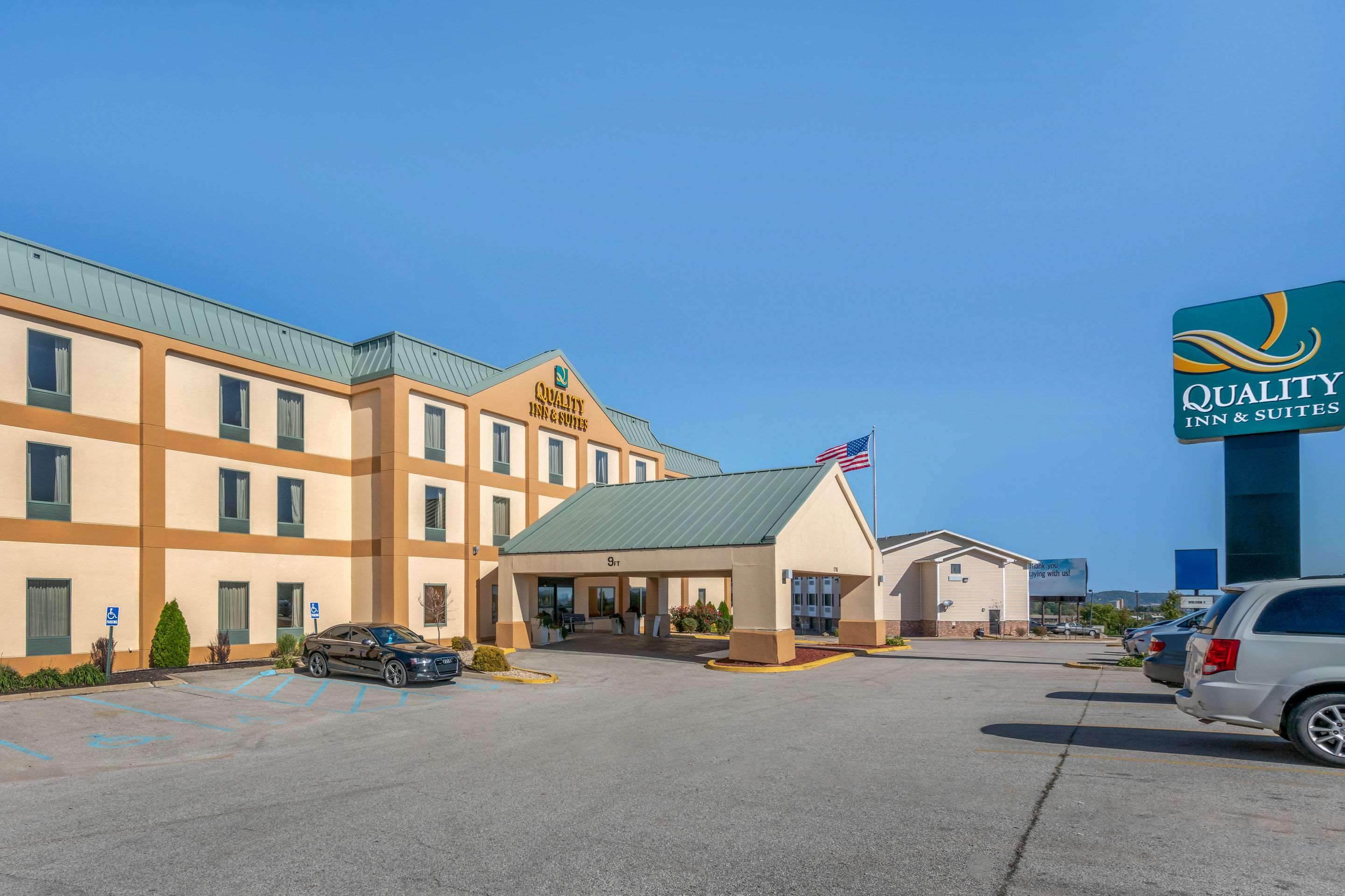 Quality Inn & Suites Jefferson City Photo