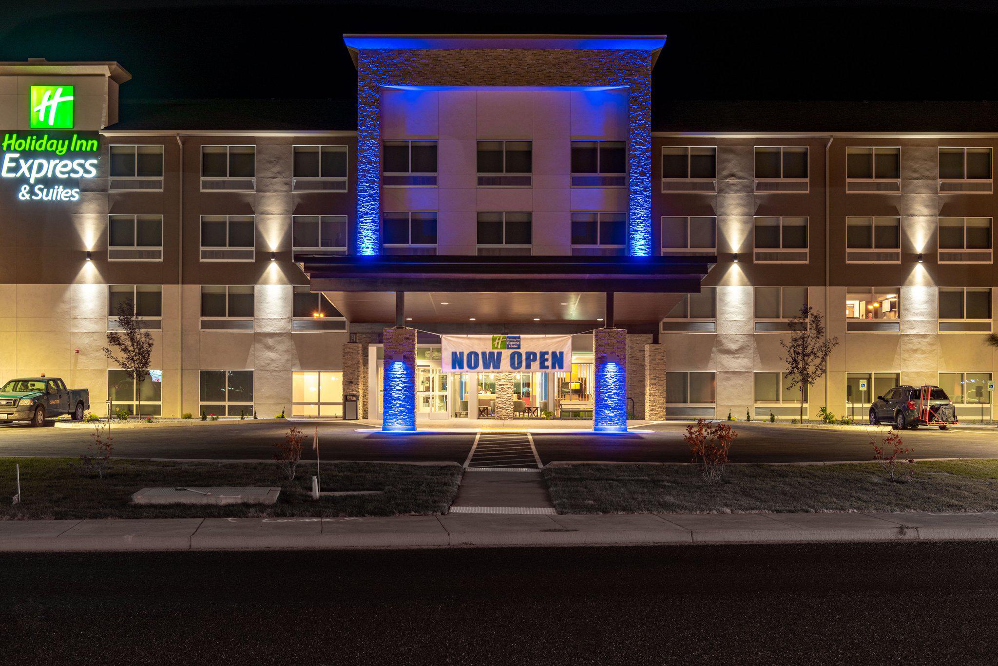 Holiday Inn Express & Suites Moses Lake Photo