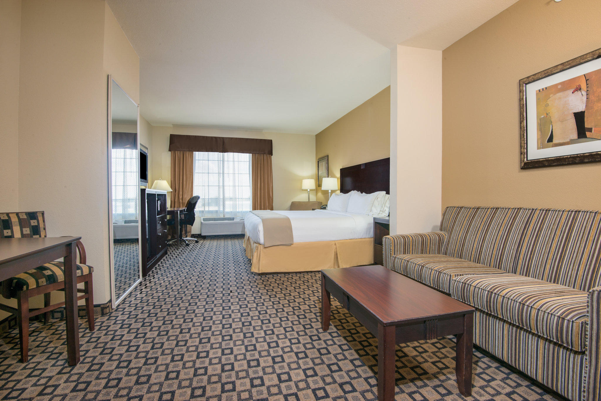 Holiday Inn Express & Suites Clovis Photo