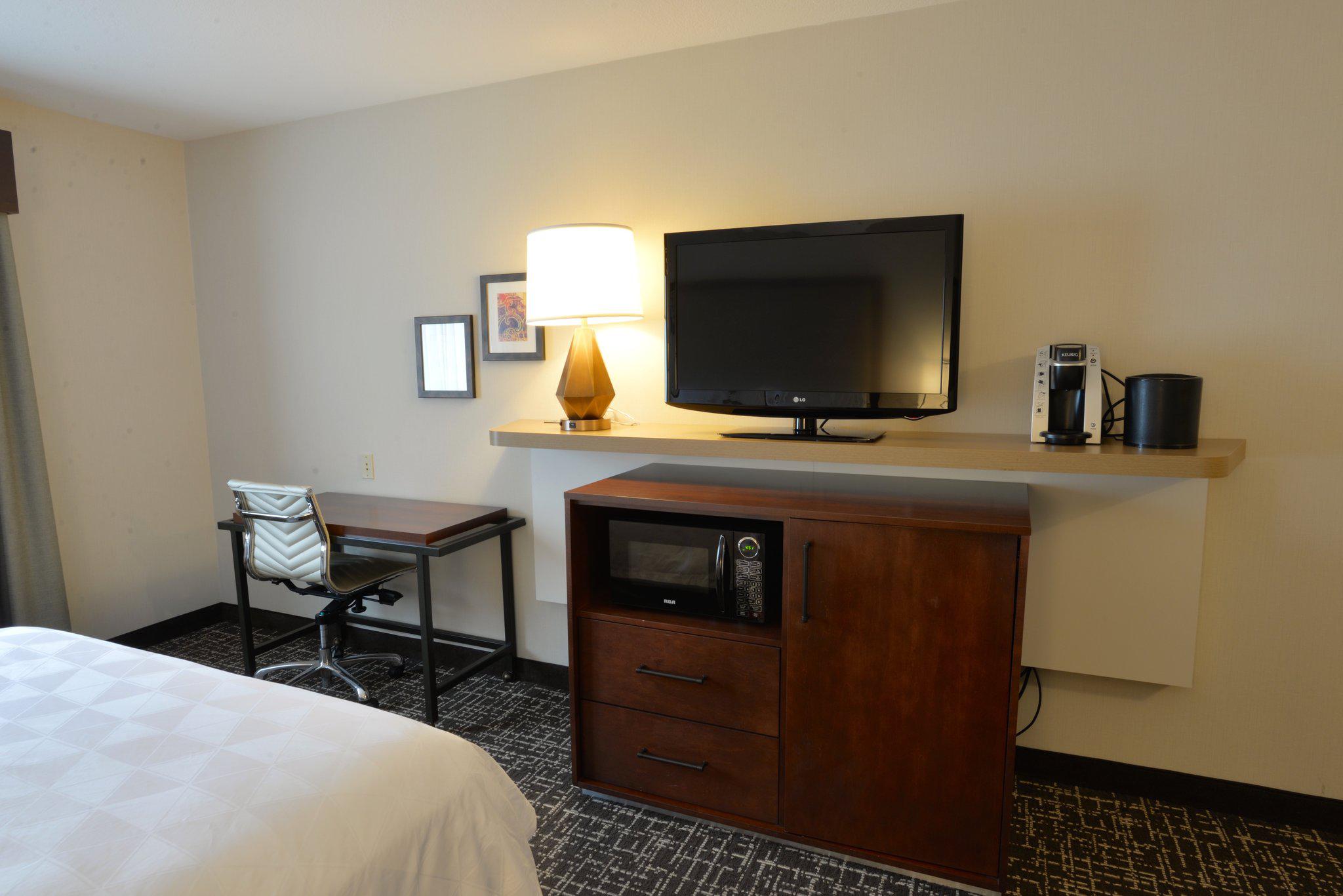 Holiday Inn & Suites Minneapolis - Lakeville Photo