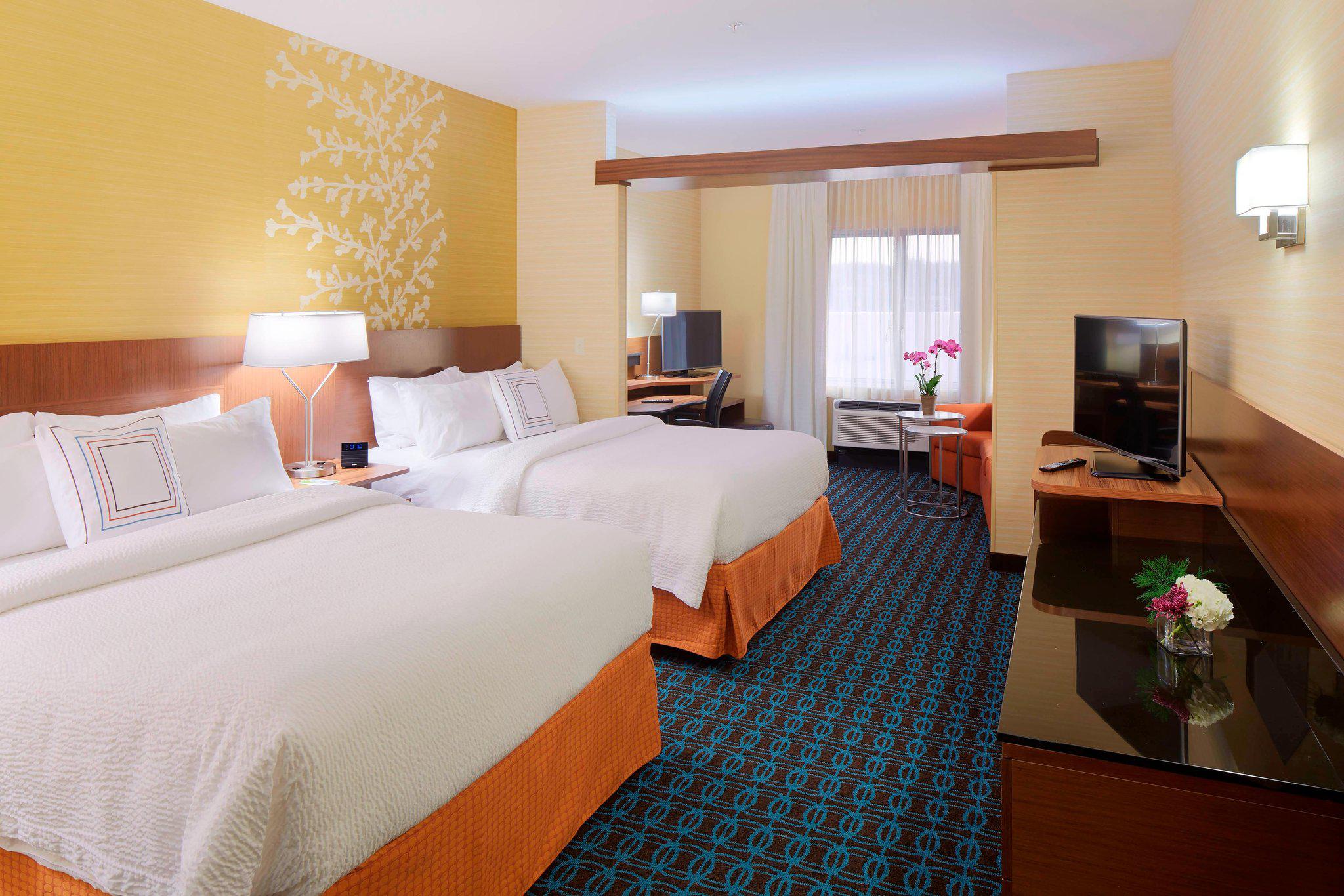 Fairfield Inn & Suites by Marriott Springfield Northampton/Amherst Photo