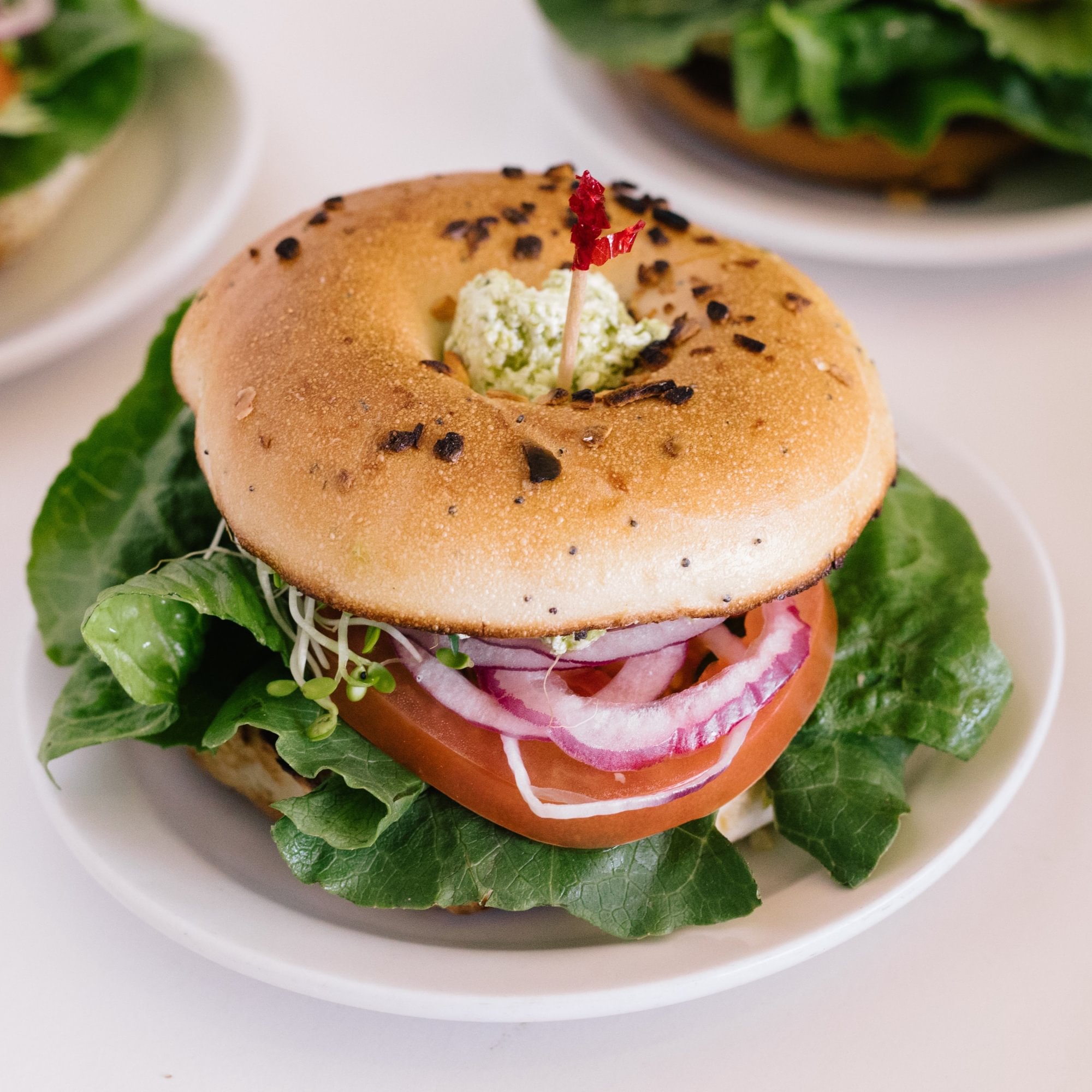Pesto Veggie Bagel