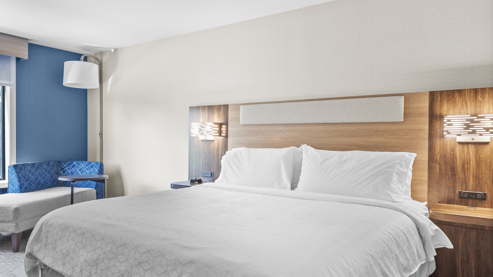 Holiday Inn Express & Suites Manchester-Airport by IHG Image