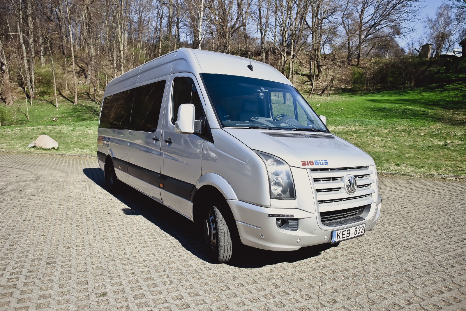 Volkswagen Crafter – seating capacity: 17 passengers + 1 driver