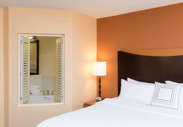 Images Fairfield Inn & Suites by Marriott Omaha Downtown
