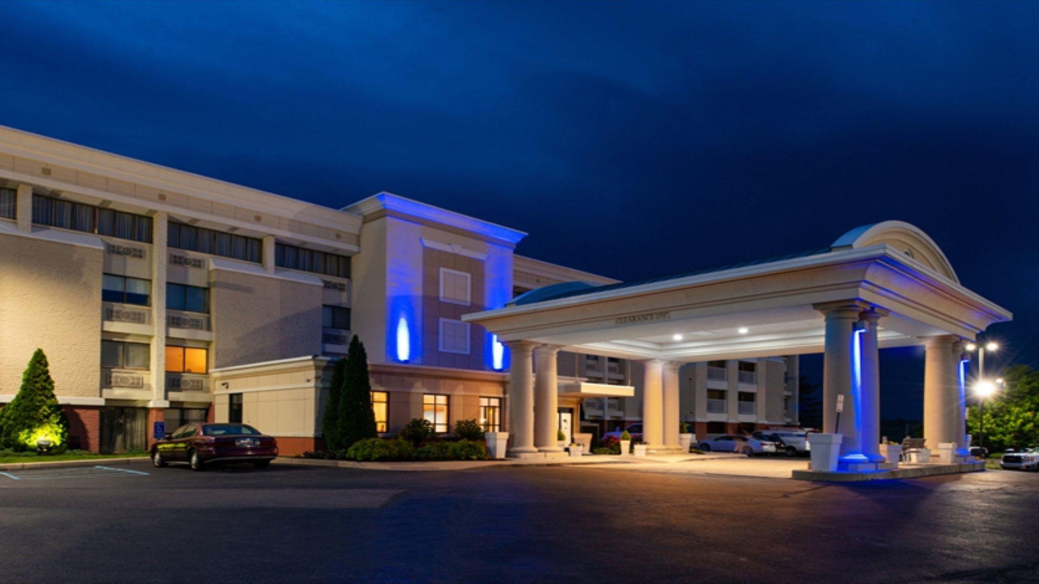 Holiday Inn Express Cincinnati West Photo