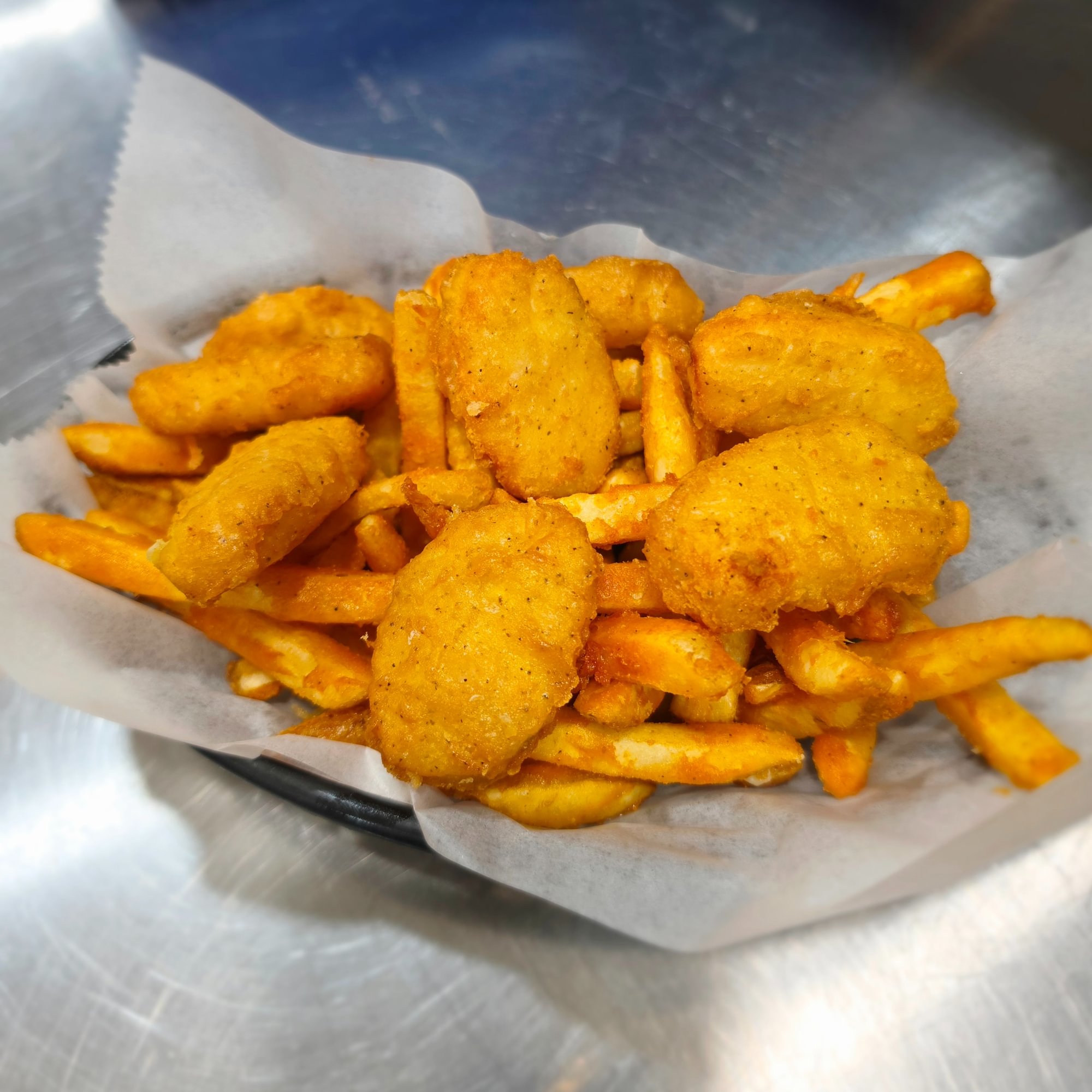 Kids' Chicken Nuggets with Fries