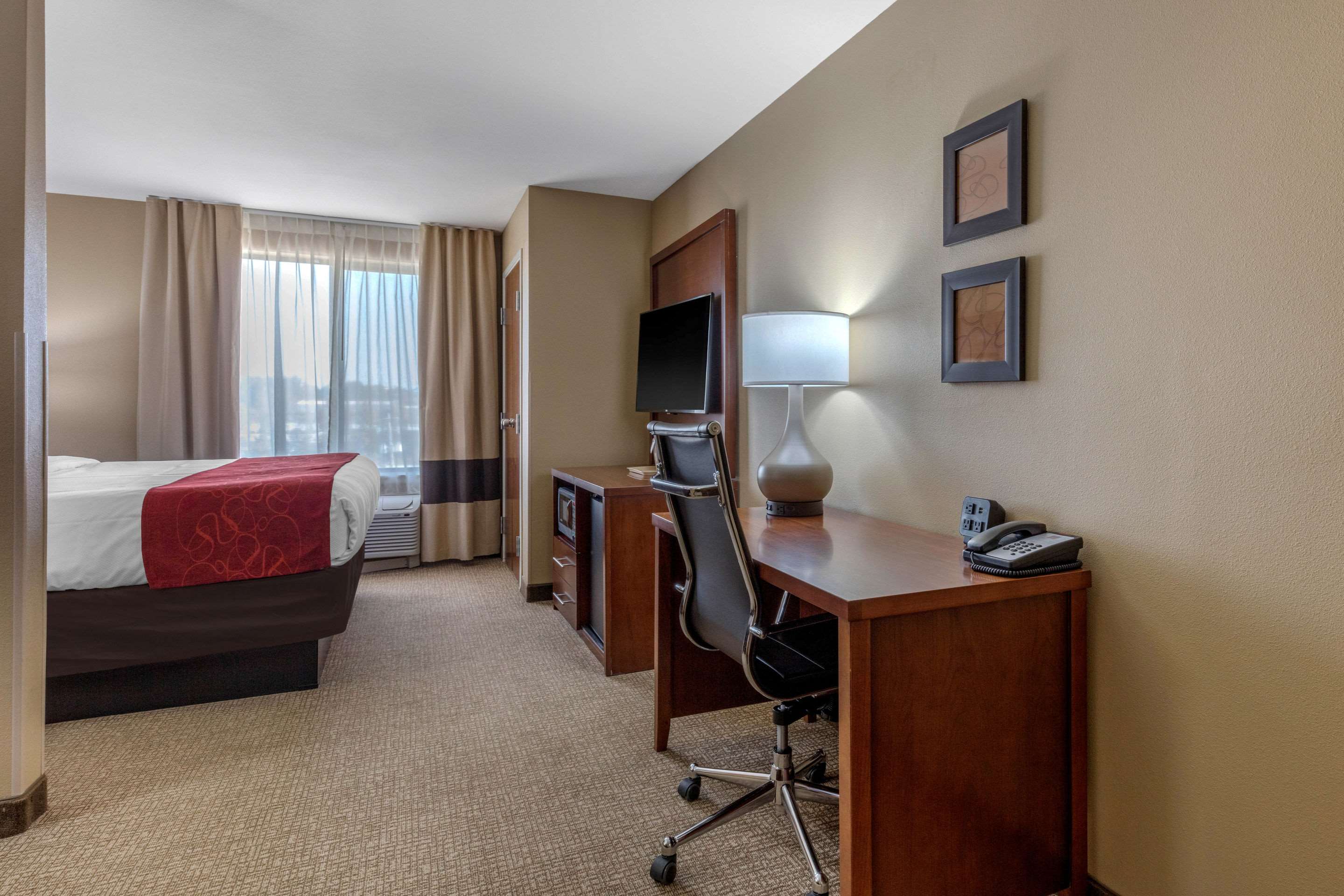 Comfort Suites Pelham Hoover I-65 Photo