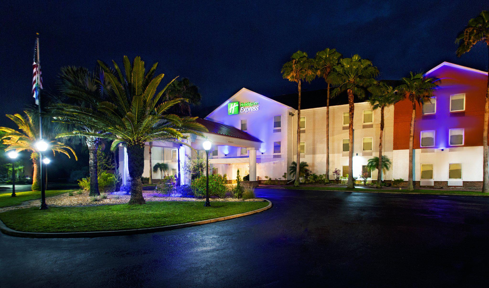 Holiday Inn Express & Suites Port Charlotte Photo