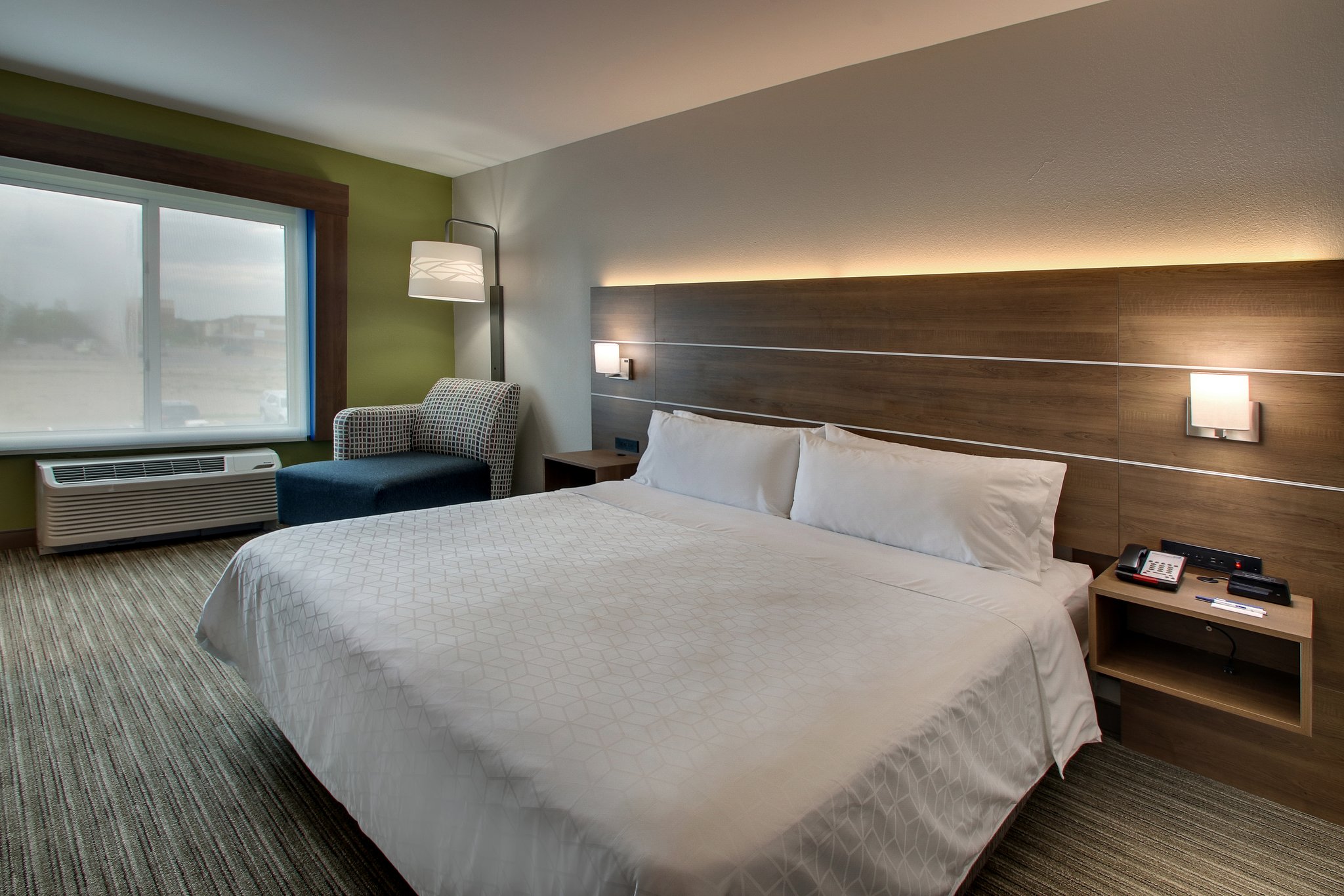 Holiday Inn Express & Suites Chicago North-Waukegan-Gurnee by IHG Image