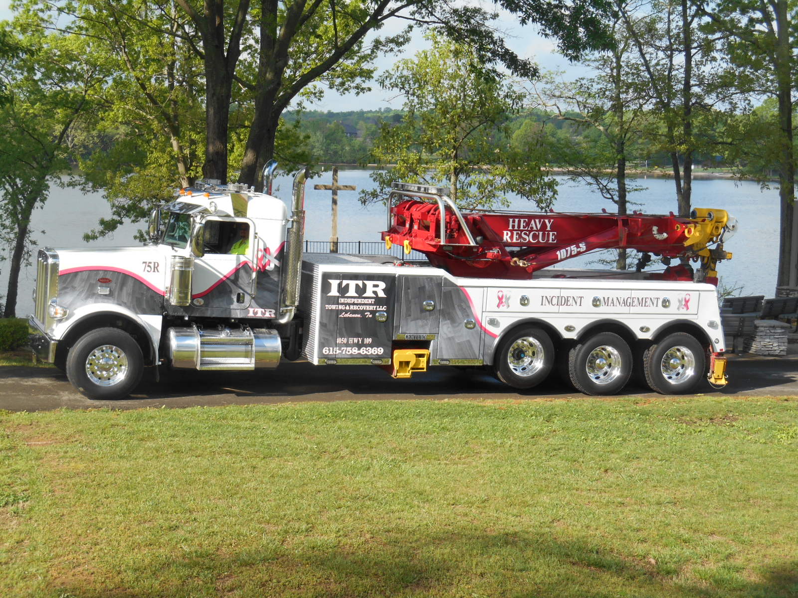 Independent Towing and Recovery LLC Photo